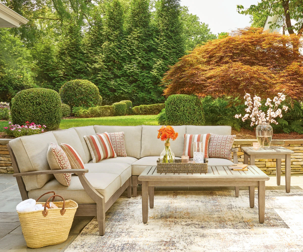 Clare View Outdoor Seating - Image 10