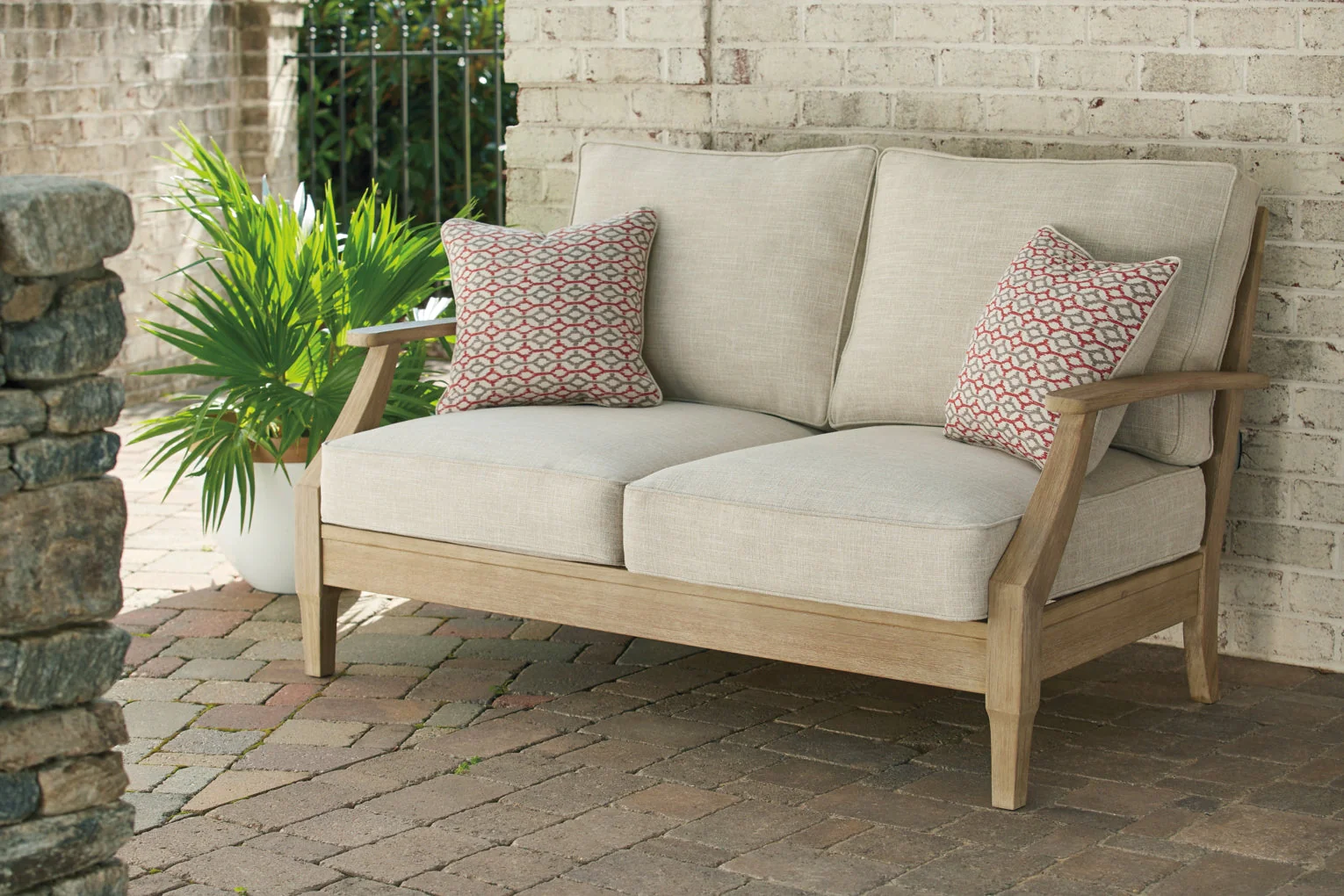 Clare View Outdoor Seating - Image 12