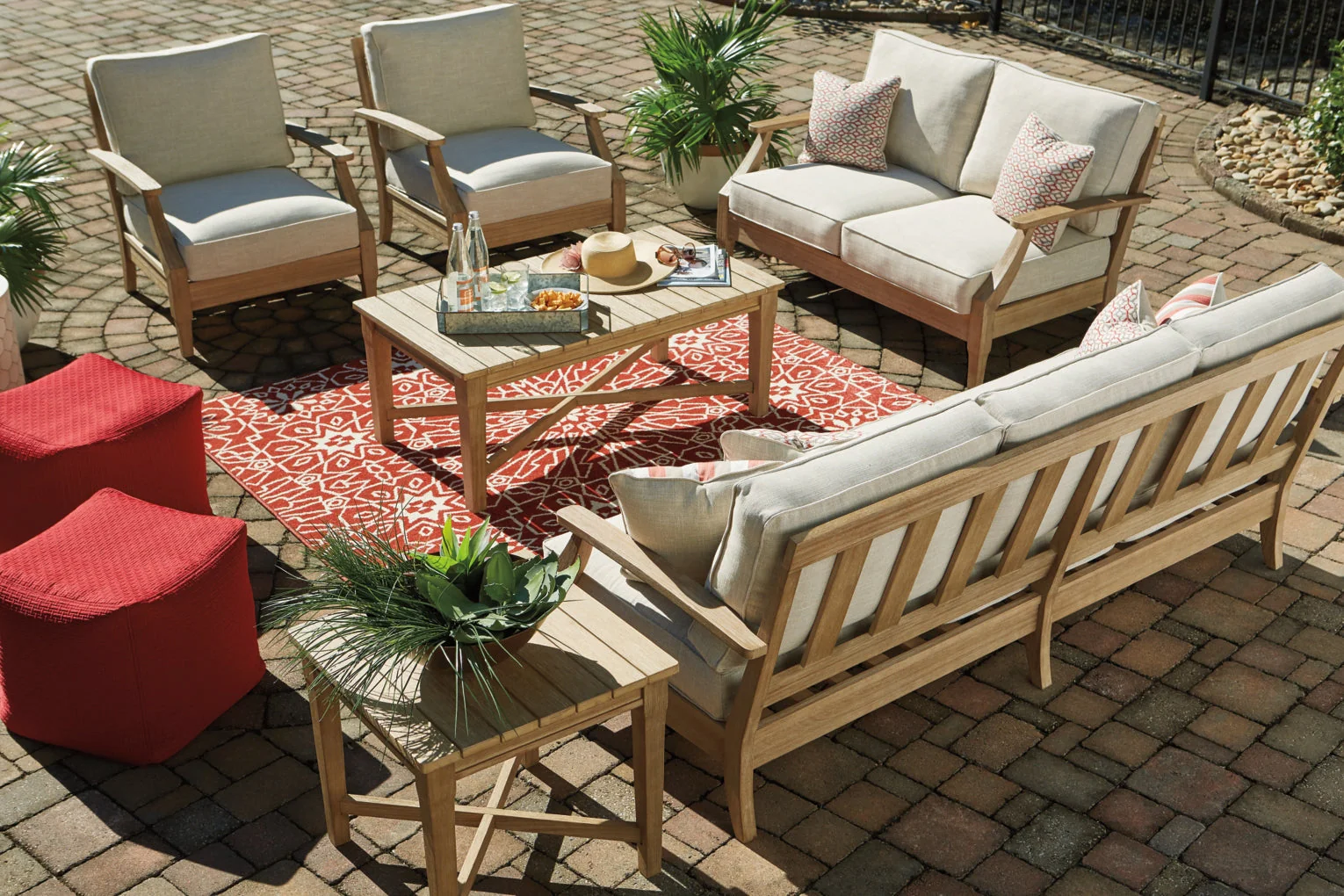 Clare View Outdoor Seating - Image 19