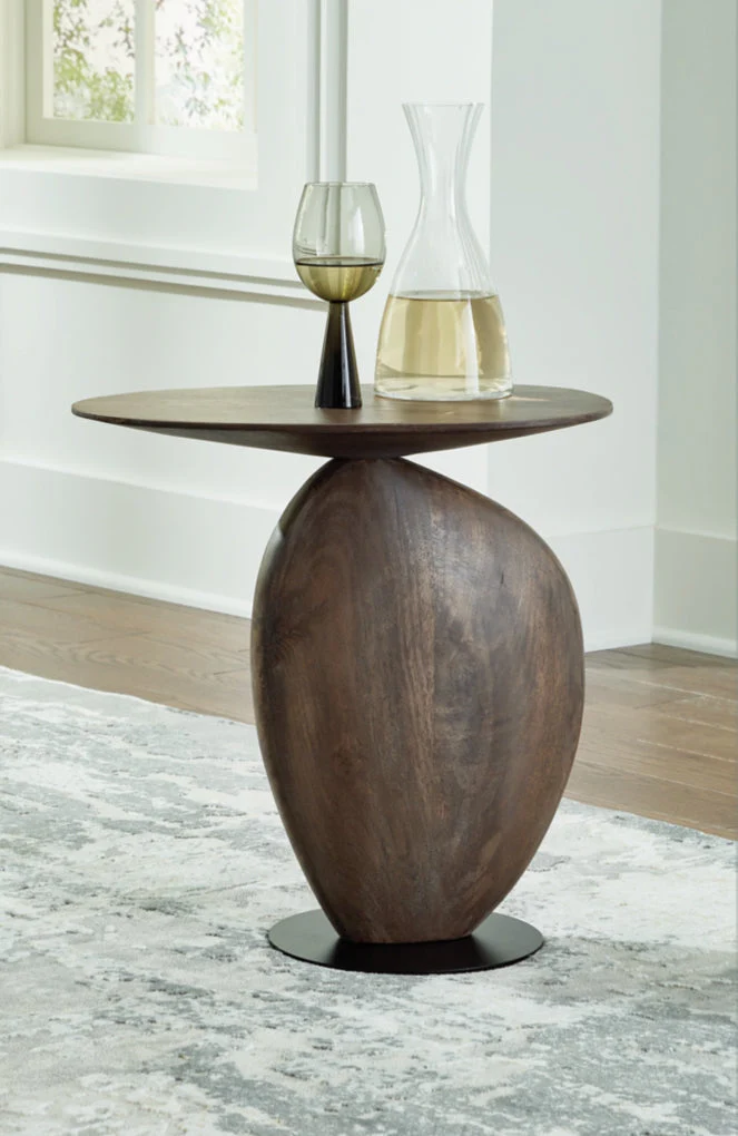 Cormmet Accent Table - Image 2