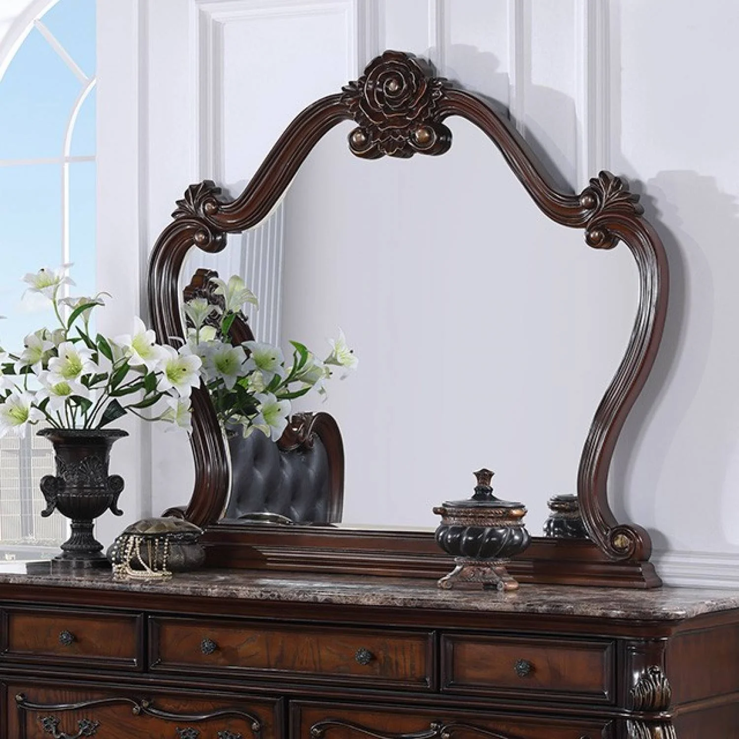 Cremona Dark Cherry 5 Pc. Queen Leatherette Bedroom Set w/ 2NS - Image 4