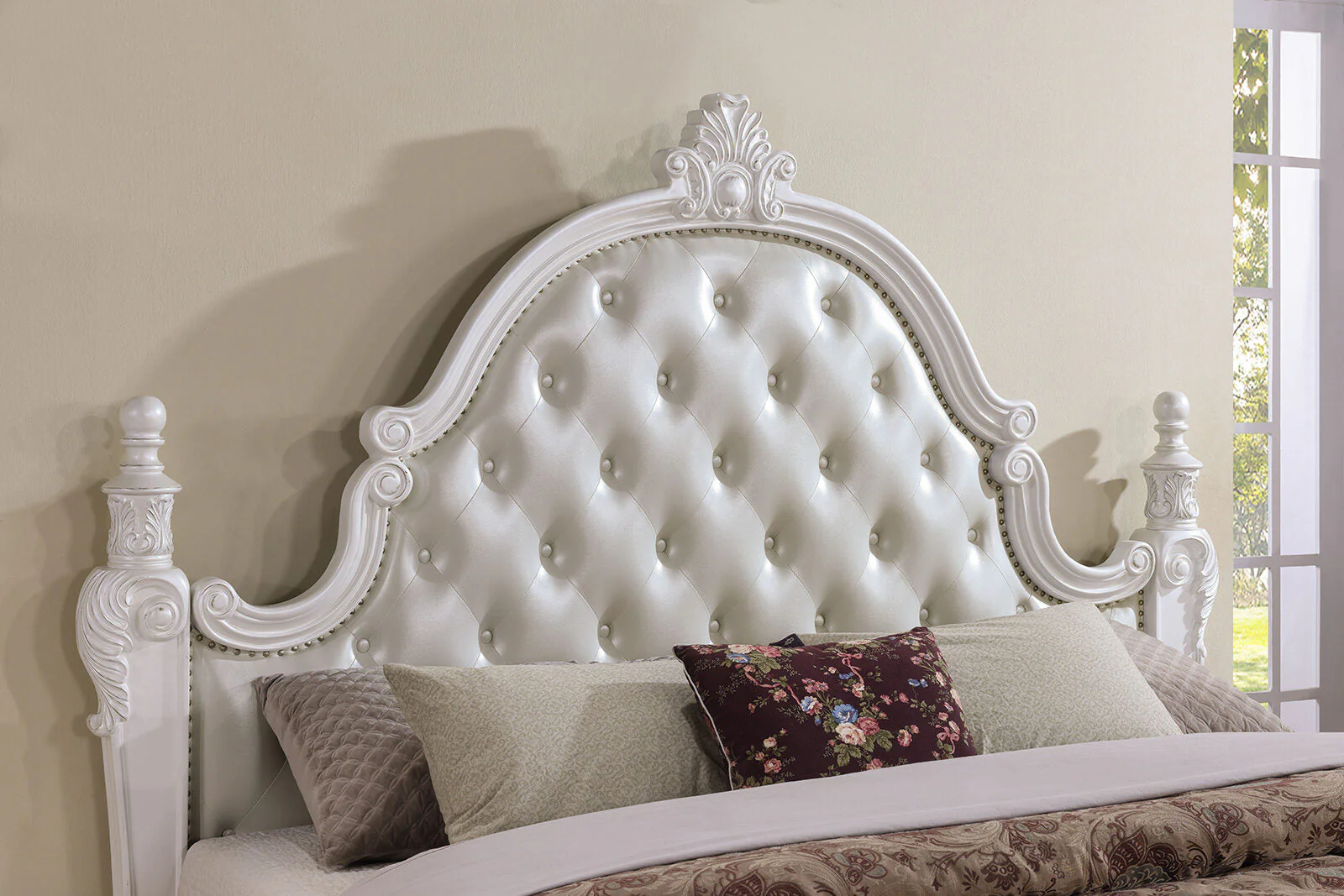 Cremona White E.King Leatherette Bed - Image 2
