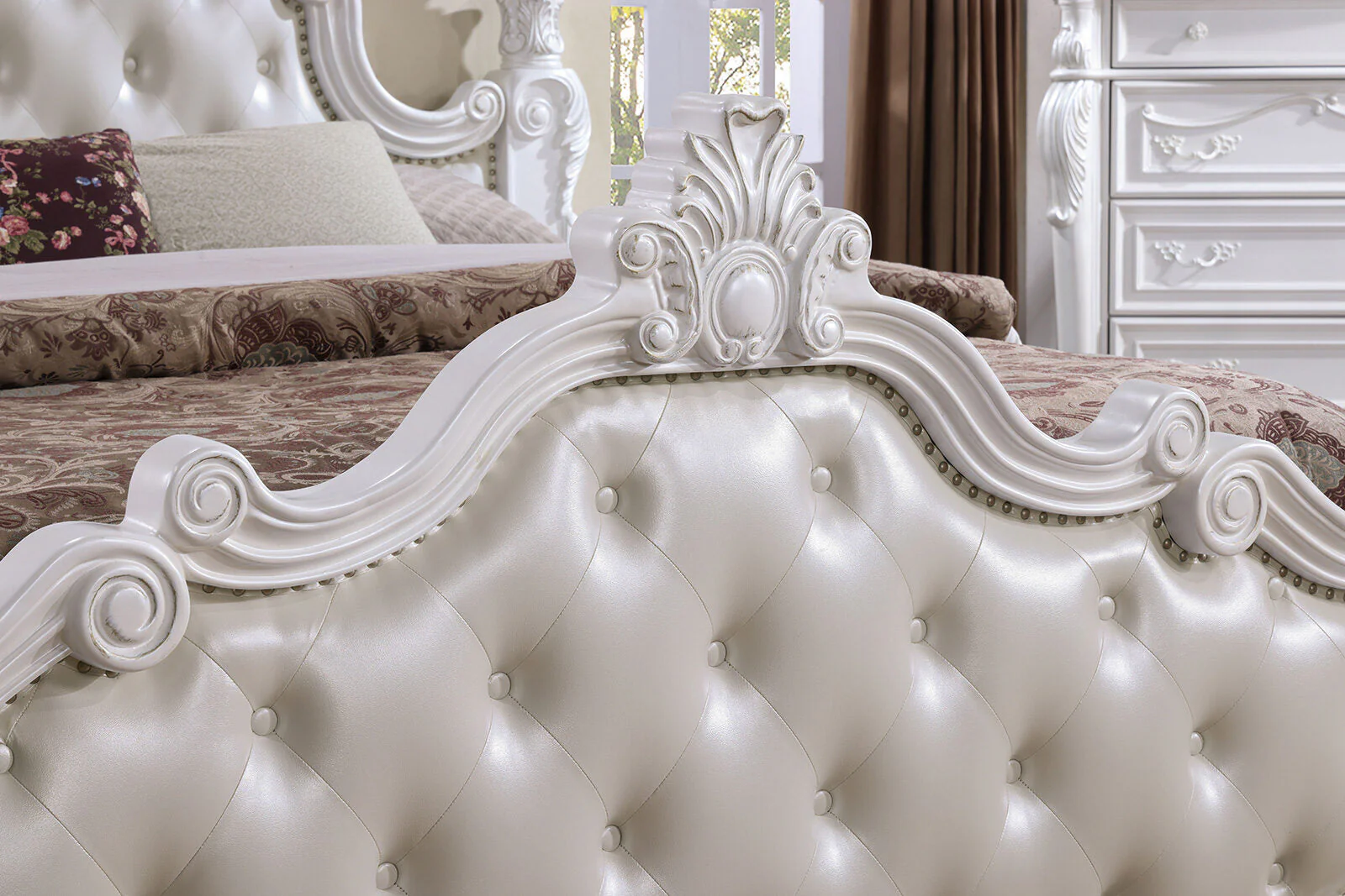 Cremona White E.King Leatherette Bed - Image 3