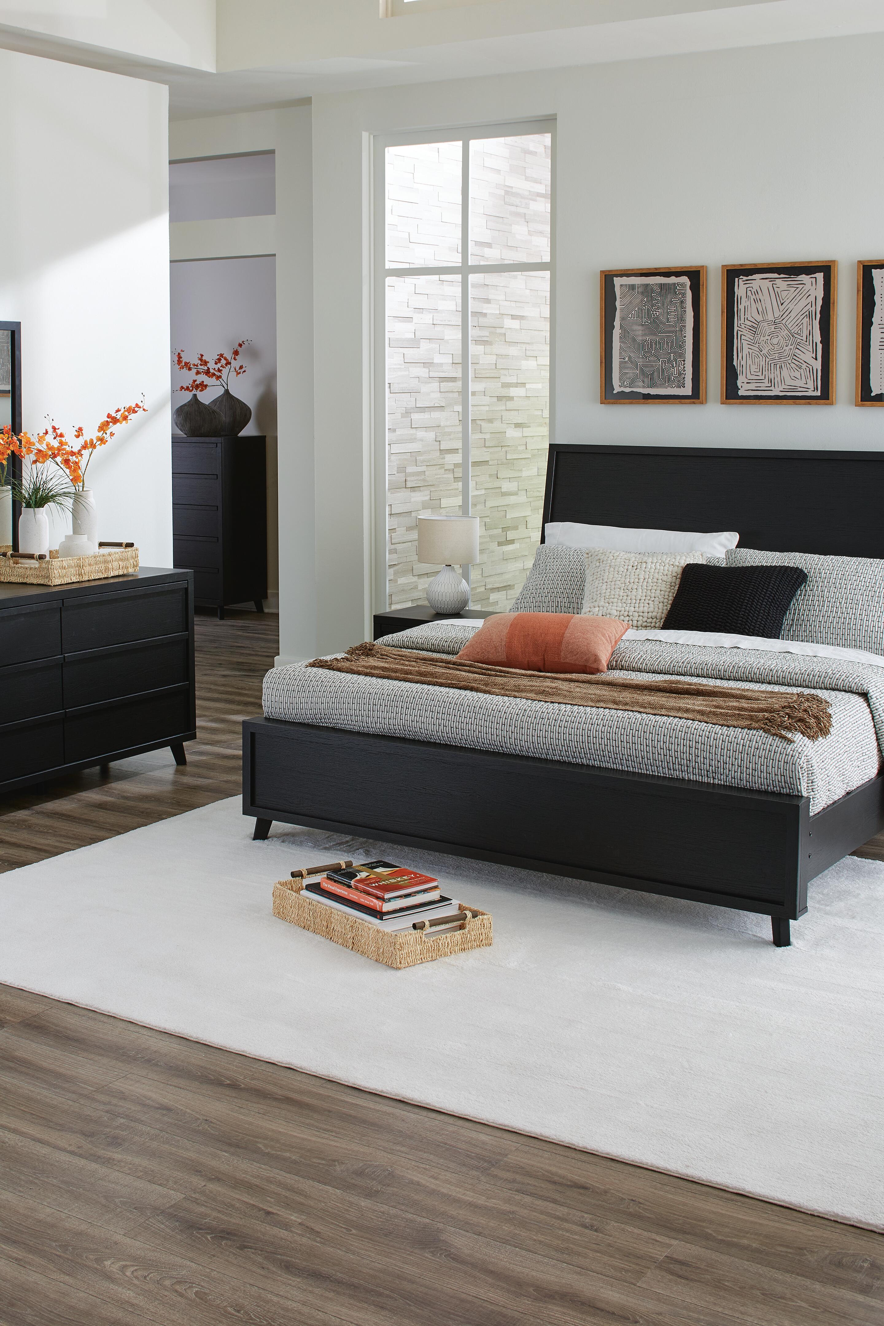 Danziar Panel Bed Bedroom Set - Image 9