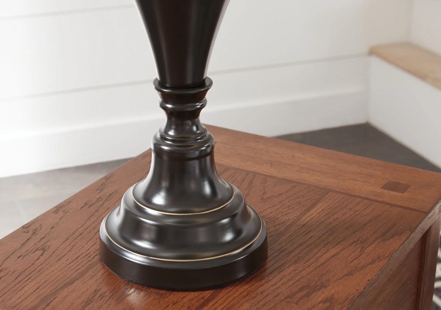 Darlita Metal Table Lamp - Image 4