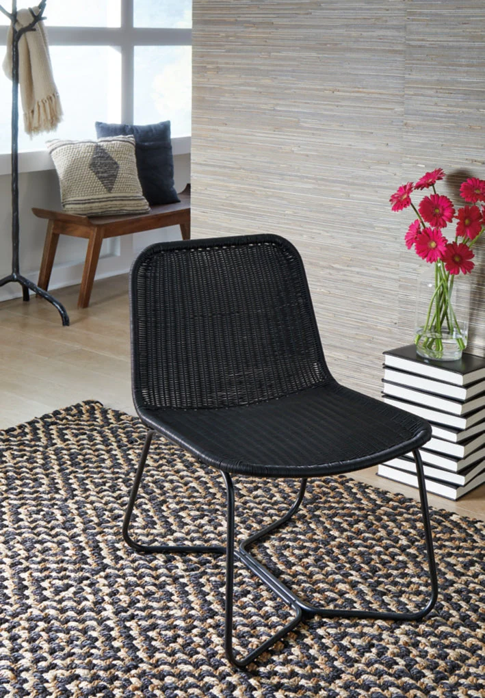 Daviston Accent Chair - Image 2