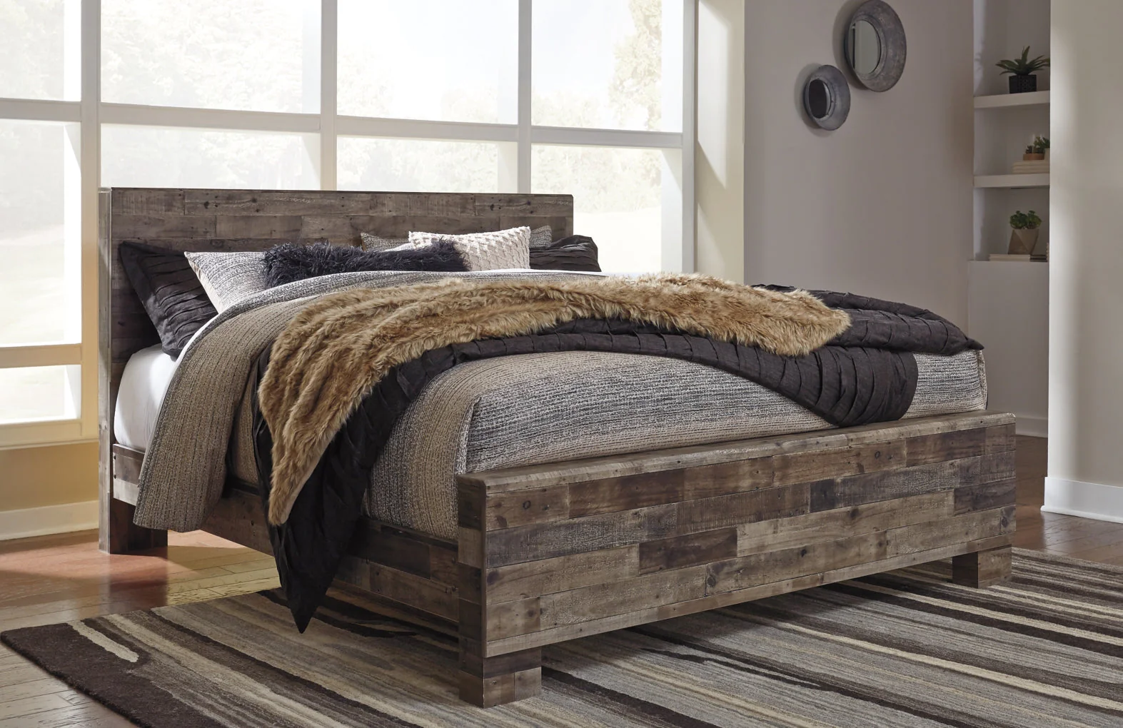 Derekson Panel Headboard - Image 9