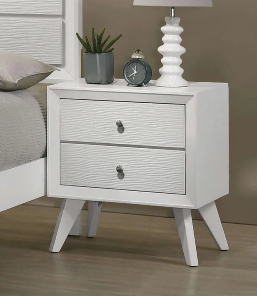 Dortmund White 5 Pc. Queen Bedroom Set w/ Chest - Image 6