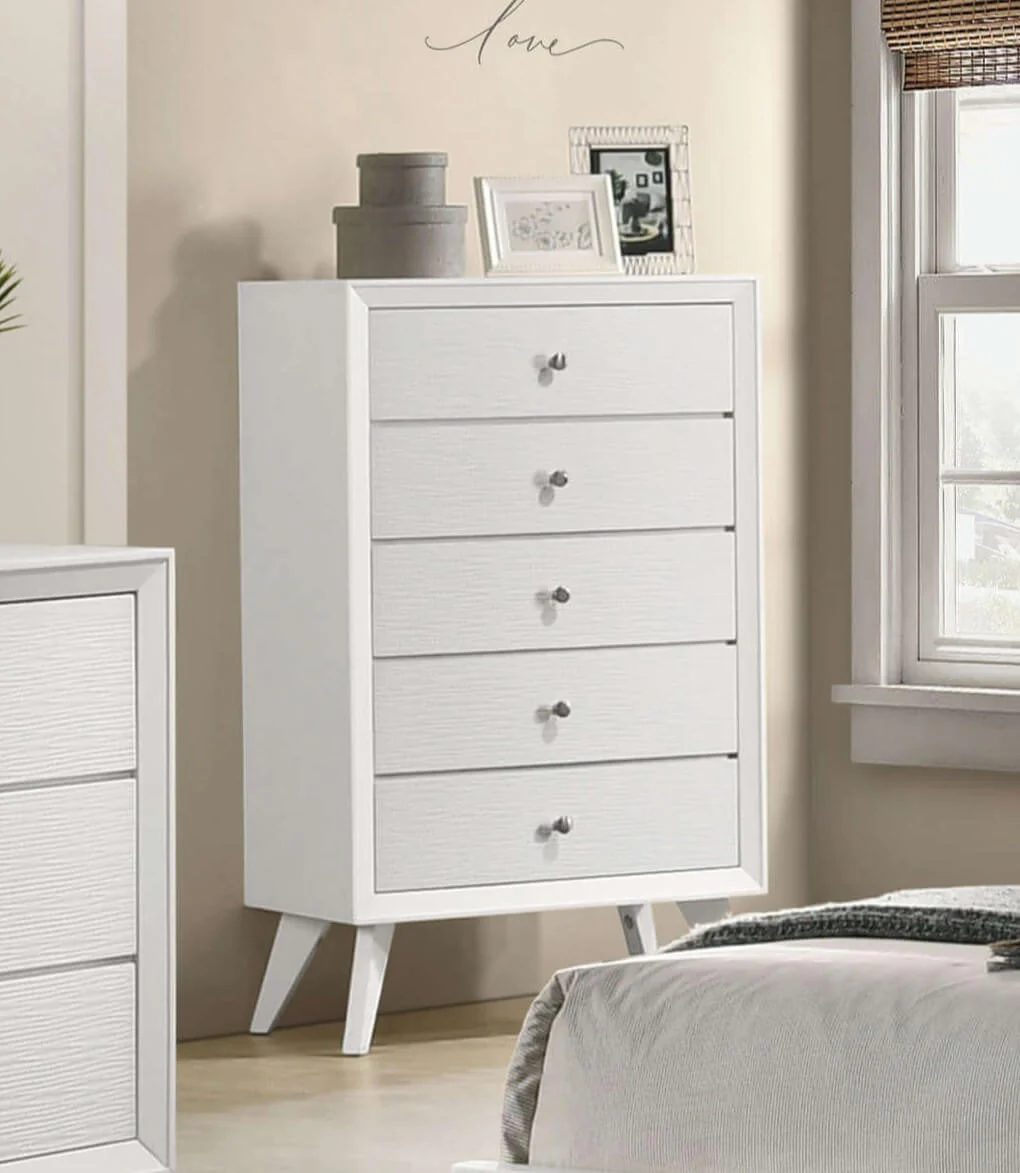 Dortmund White 5 Pc. Queen Bedroom Set w/ Chest - Image 7