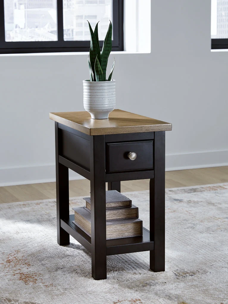 Drazmine End Table - Image 3