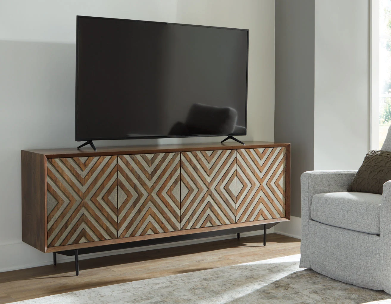 Dreggan Accent Cabinet - Image 6