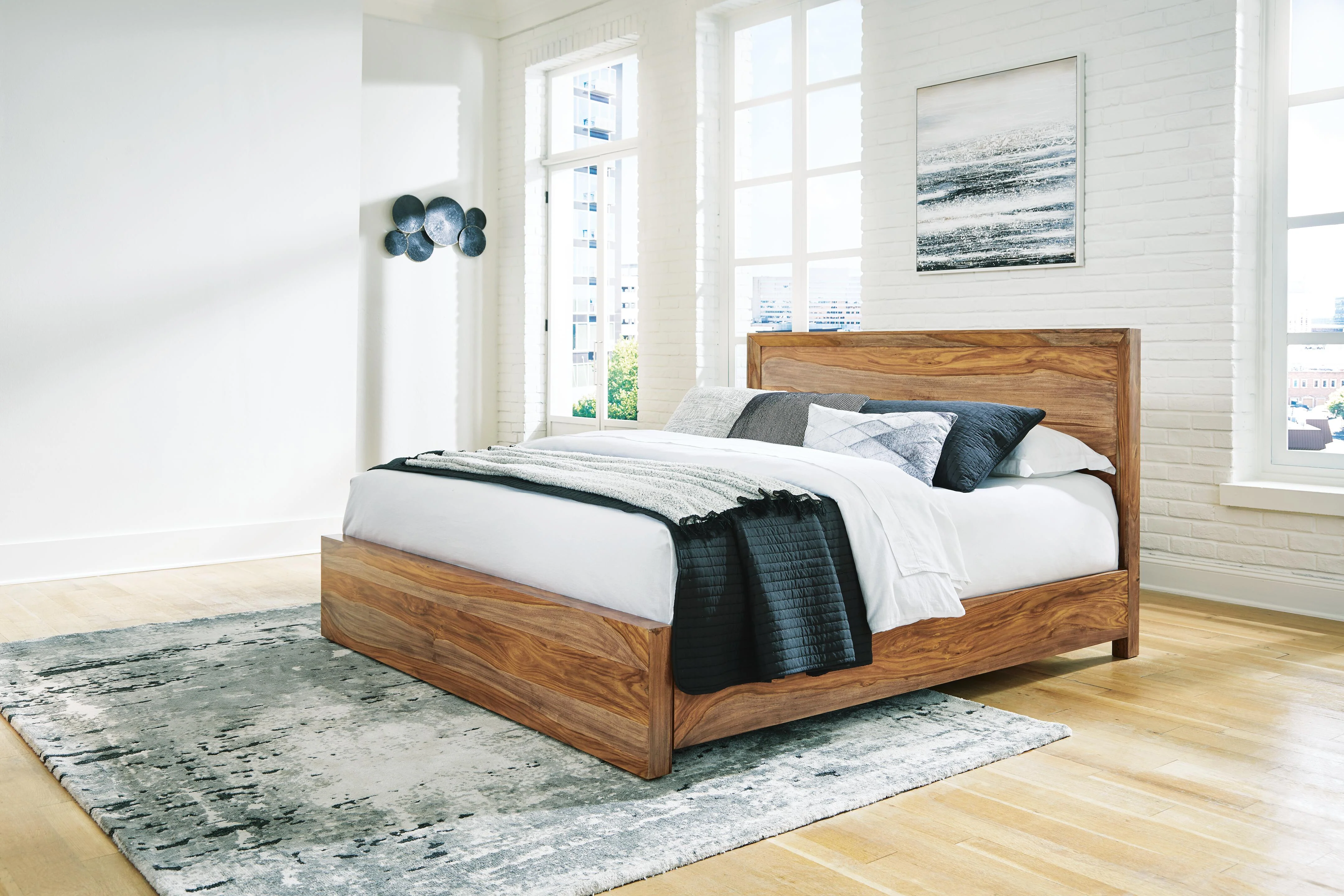 Dressonni Panel Bed - Image 3