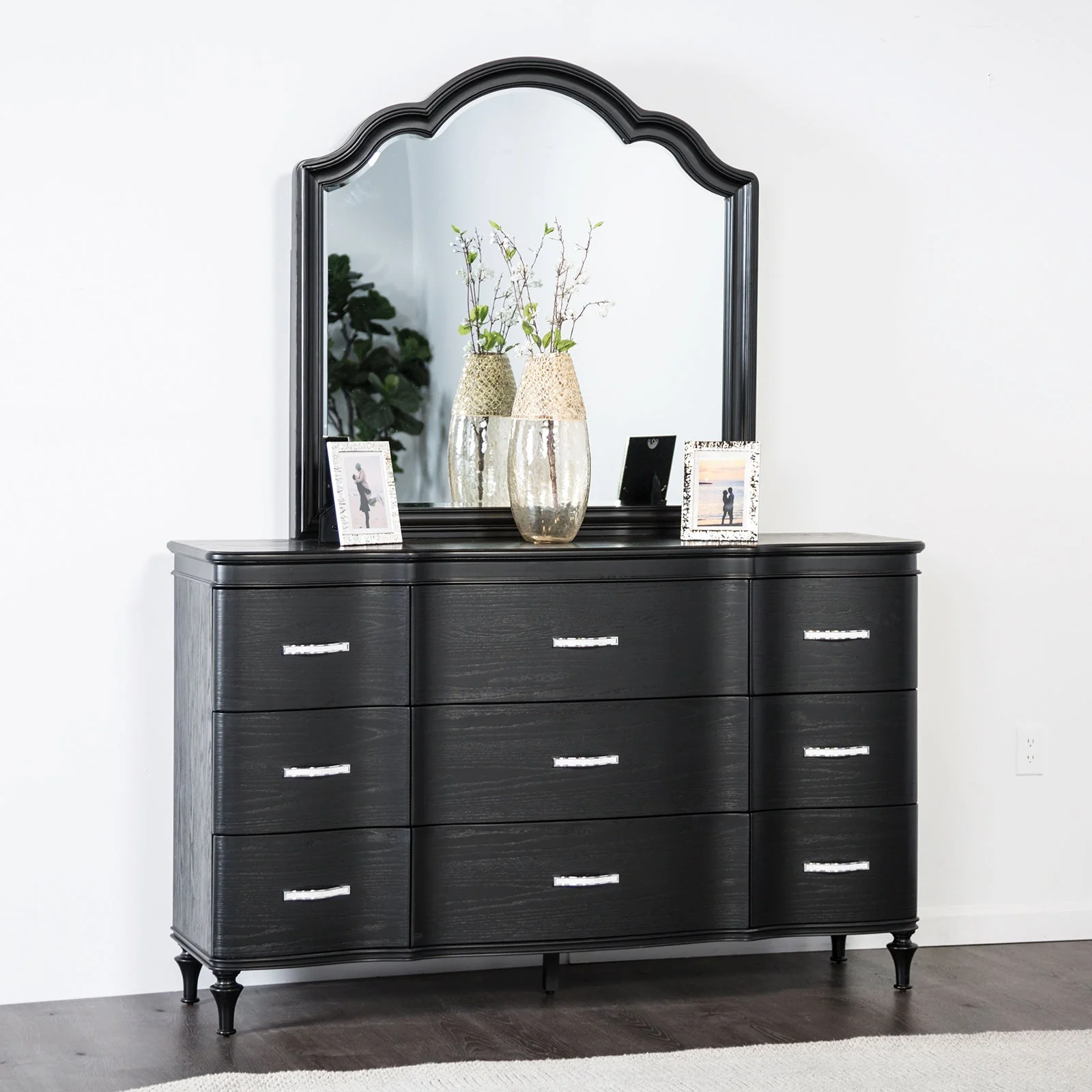 Eleanora Black Queen 5 Piece Bedroom Set w/2 Nightstands - Image 6