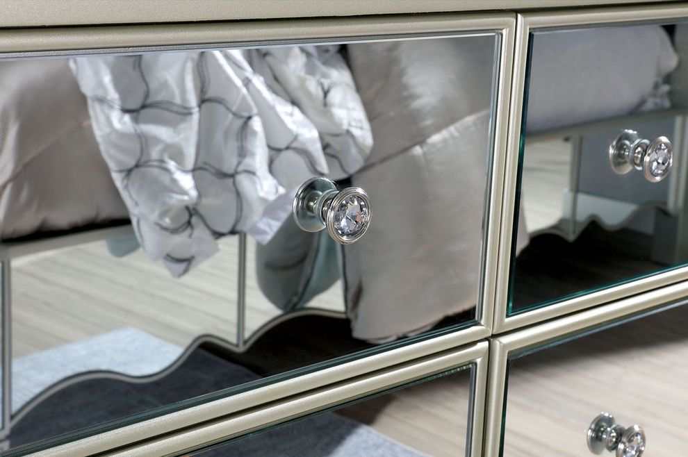 Eliora Silver & Mirrored Dresser - Image 3