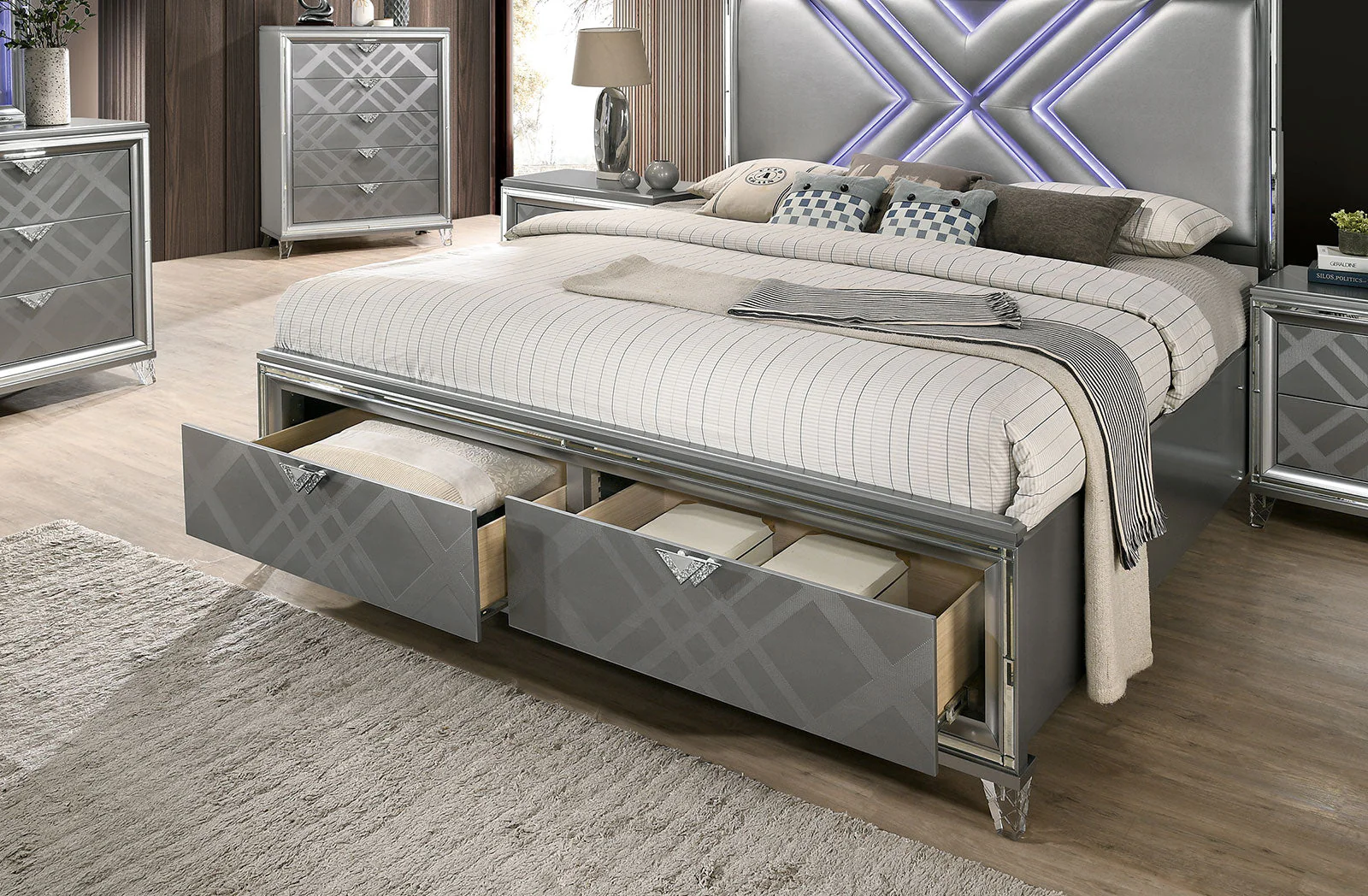 Emmeline Silver 4 Pc. Queen Bedroom Set - Image 4