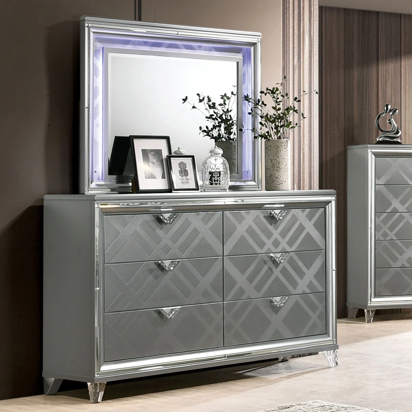 Emmeline Silver 4 Pc. Queen Bedroom Set - Image 6