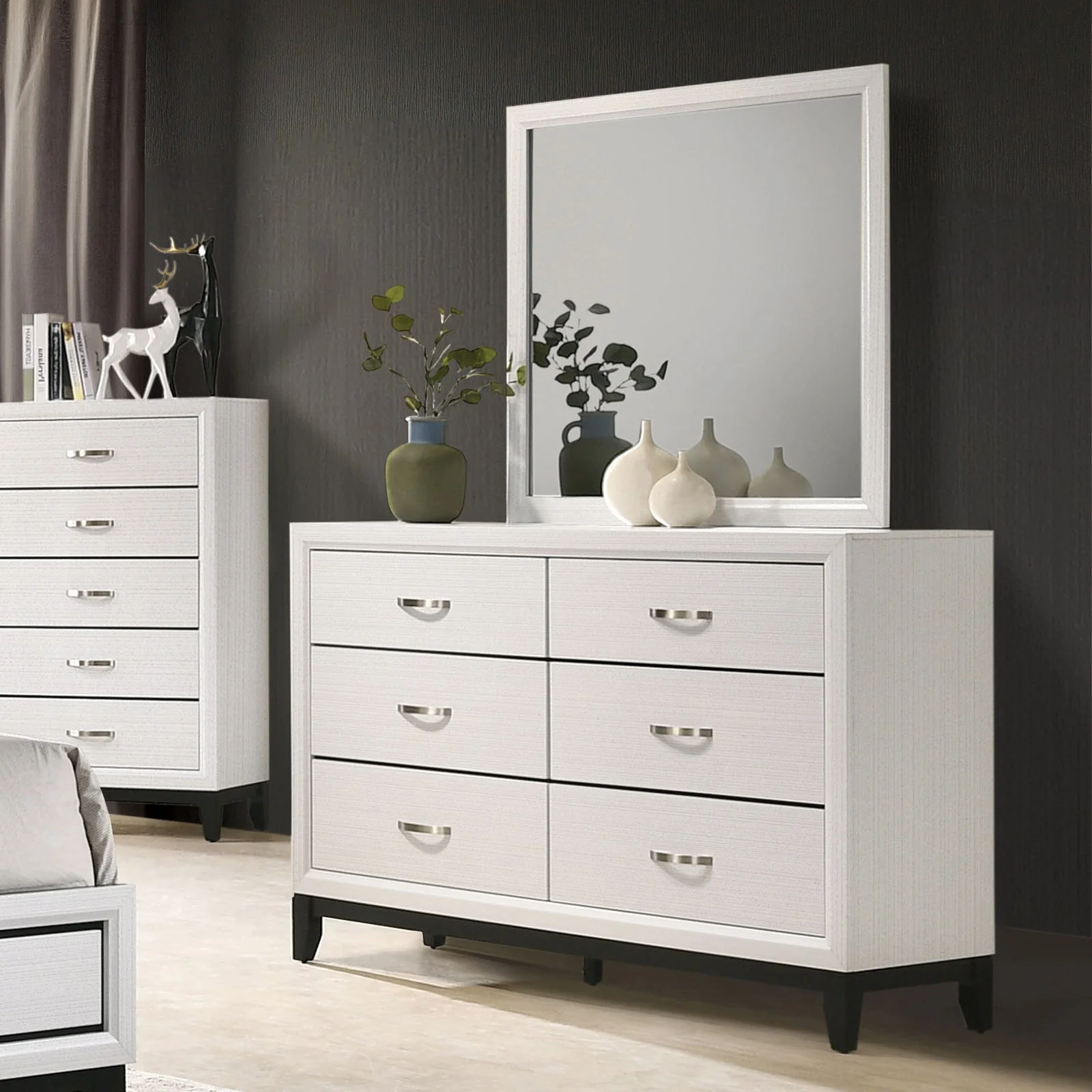 Errico White 5 Pc. Queen Bedroom Set w/ Chest - Image 6