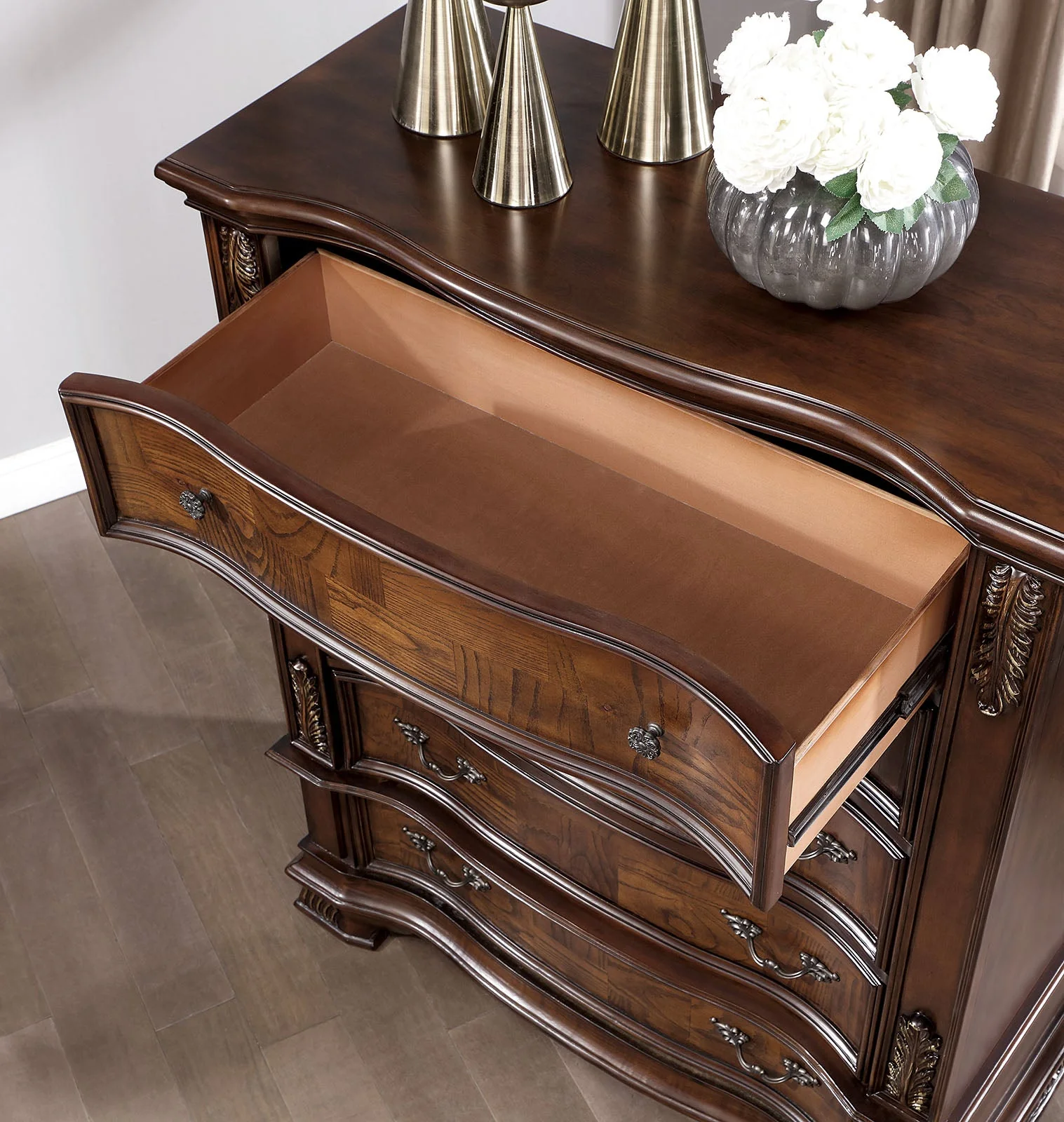 Esparanza Brown Cherry 5 Pc. Queen Bedroom Set w/ Chest - Image 6