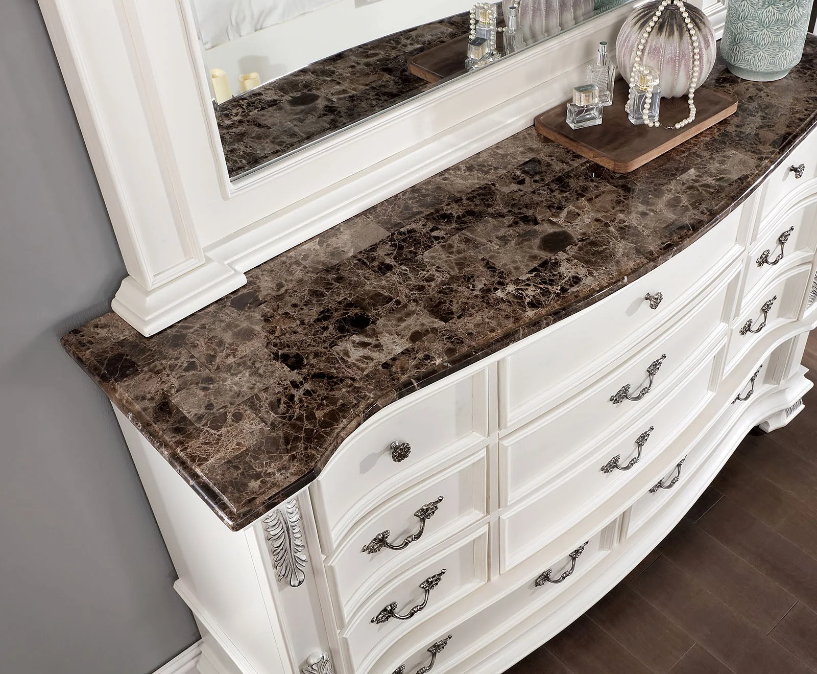 Esparanza Pearl White 4 Pc. Queen Bedroom Set - Image 6