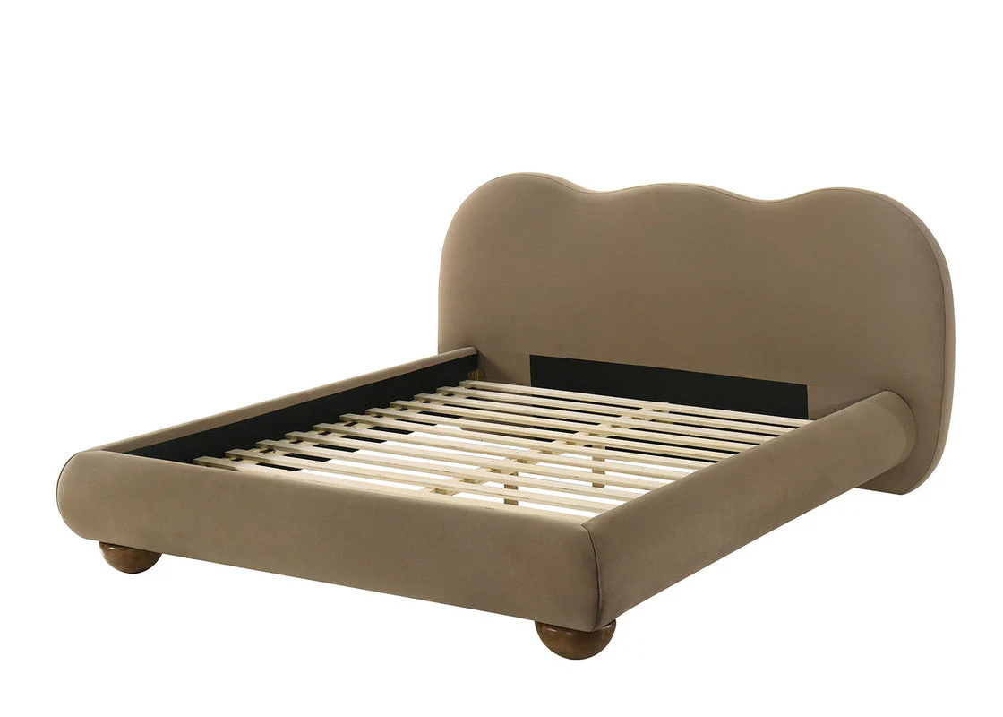 Finamore Brown E.King Bed - Image 3