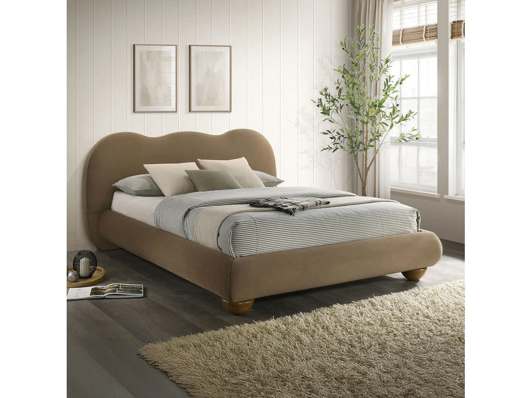 Finamore Brown Queen Bed