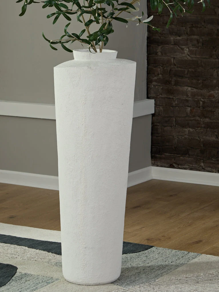 Flurinworth Vase - Image 4