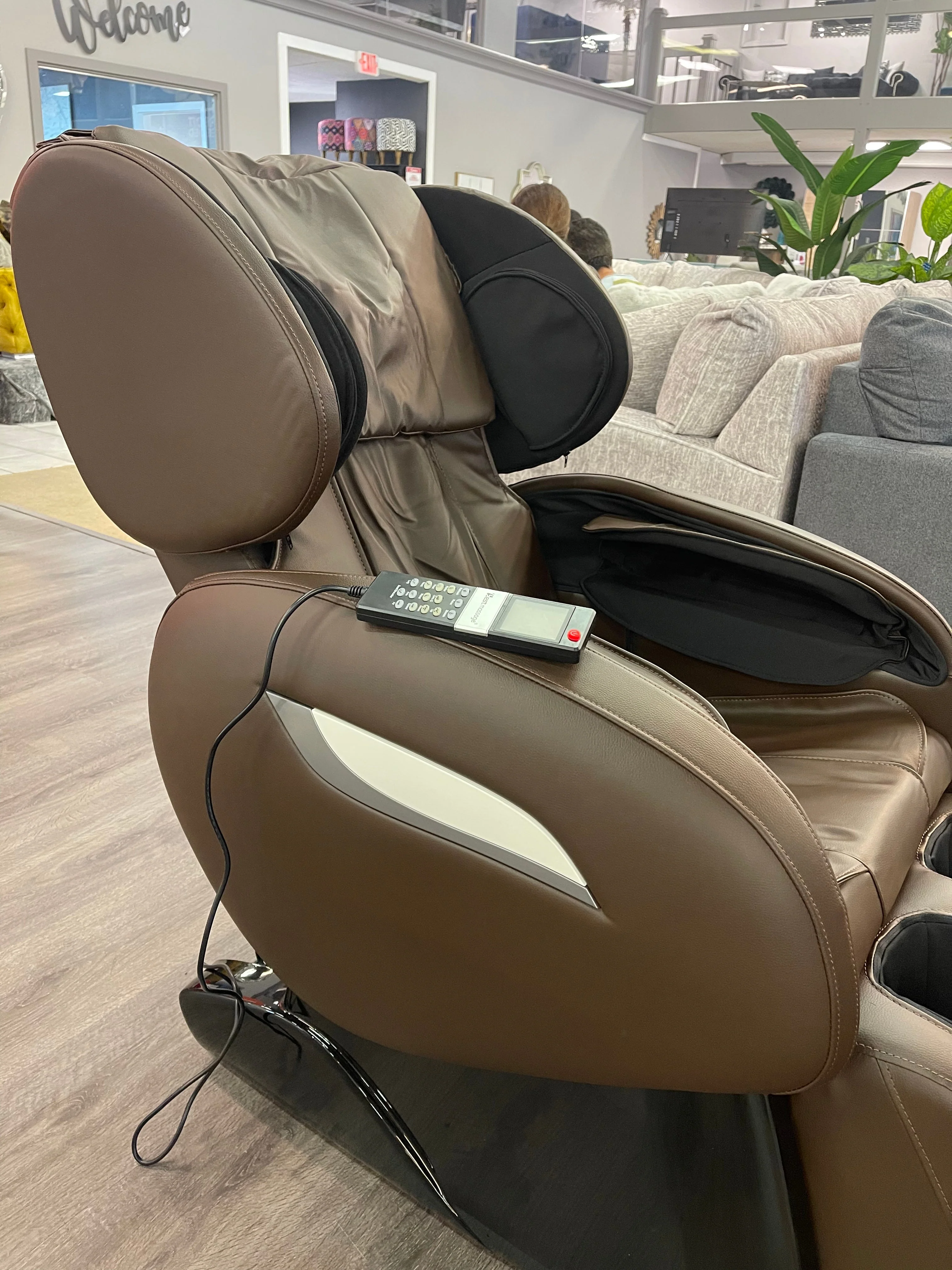 FPL-EC55-BROWN Massage Chair - Image 5