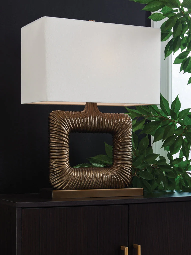 Garronby Metal Table Lamp - Image 2