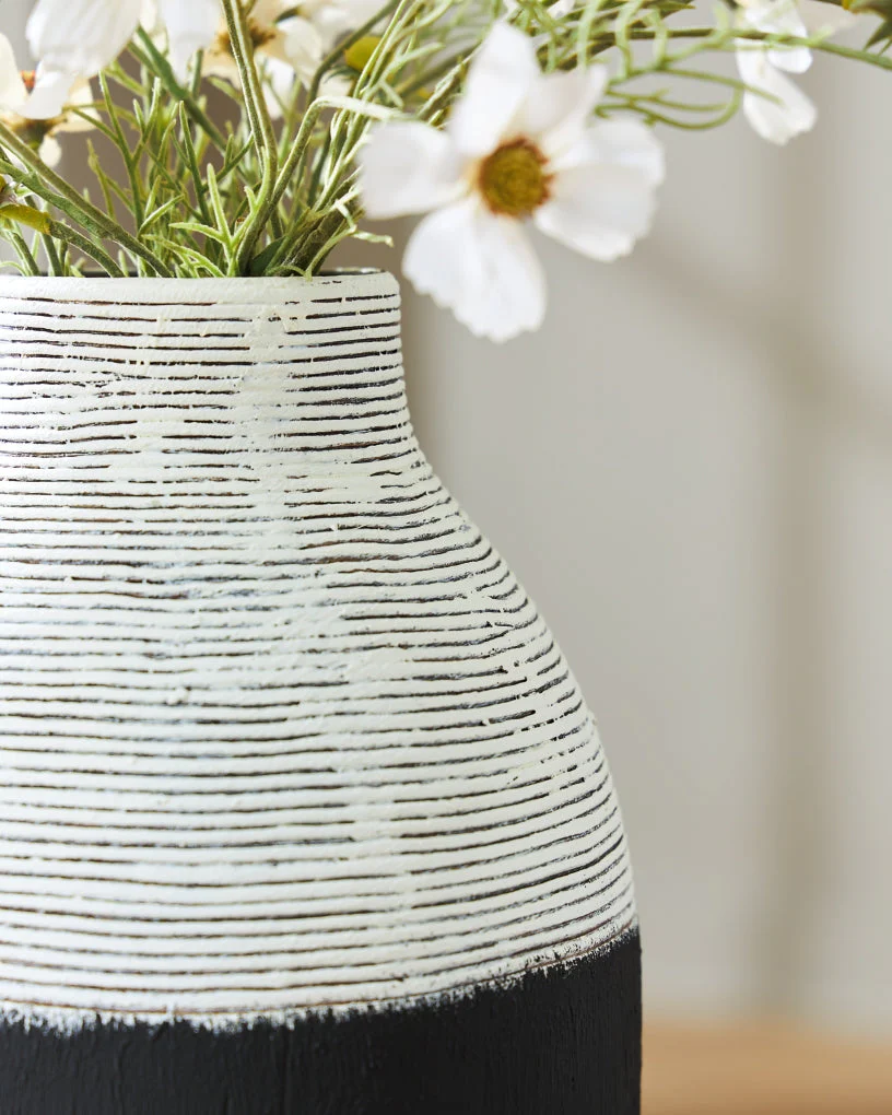 Girtha Vase - Image 5