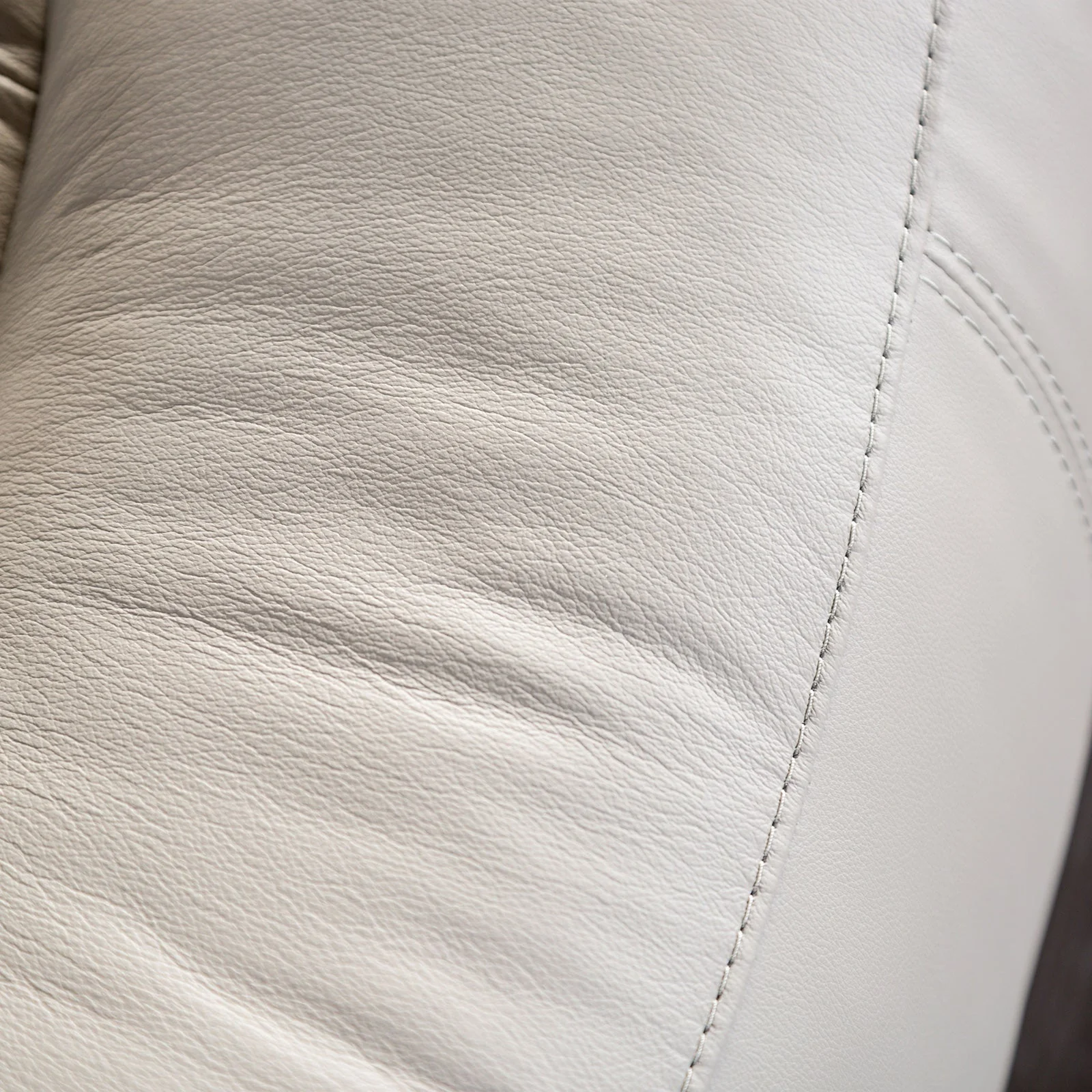 Glarus White Leather Match Reclining Living Room Set - Image 5