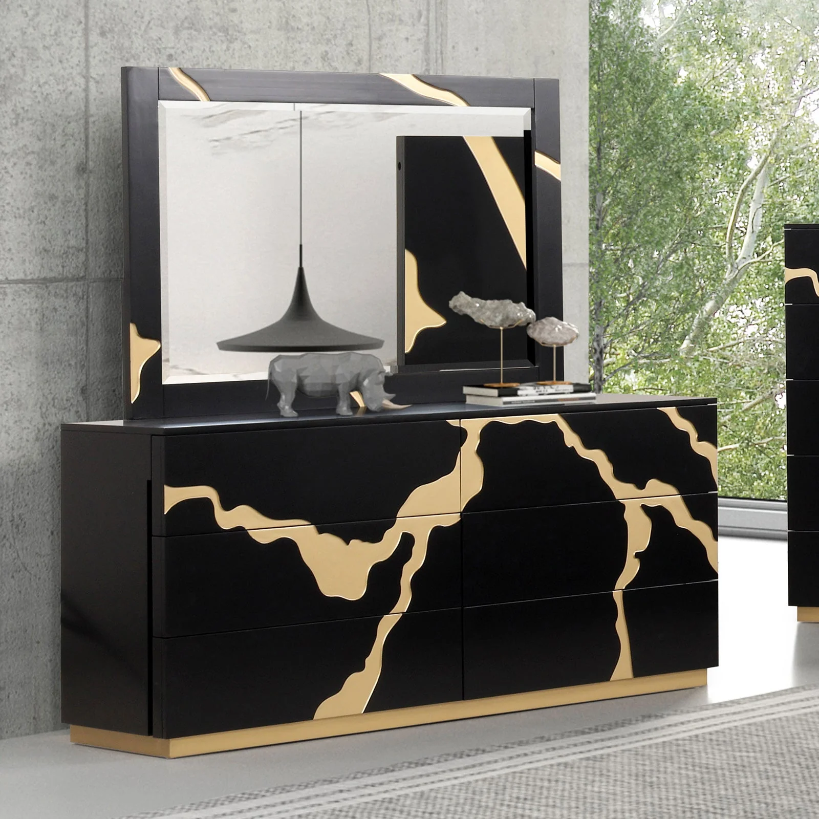 Goldsberg Black/Gold Queen 5 Piece Bedroom Set w/2 Nightstands - Image 5