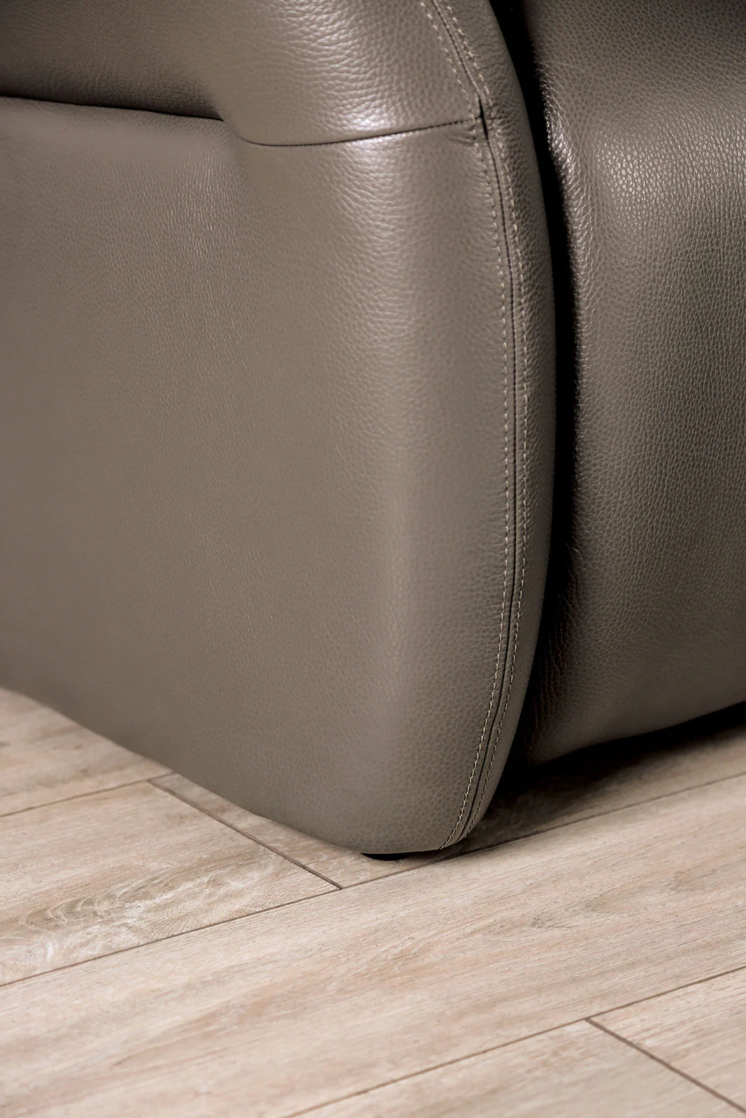 Granucci Gray Real Italian Leather Reclining Sofa - Image 4