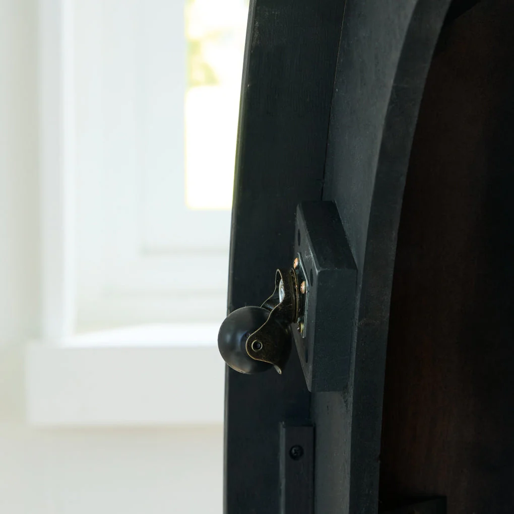 Grayman Round Cocktail Table - Image 5