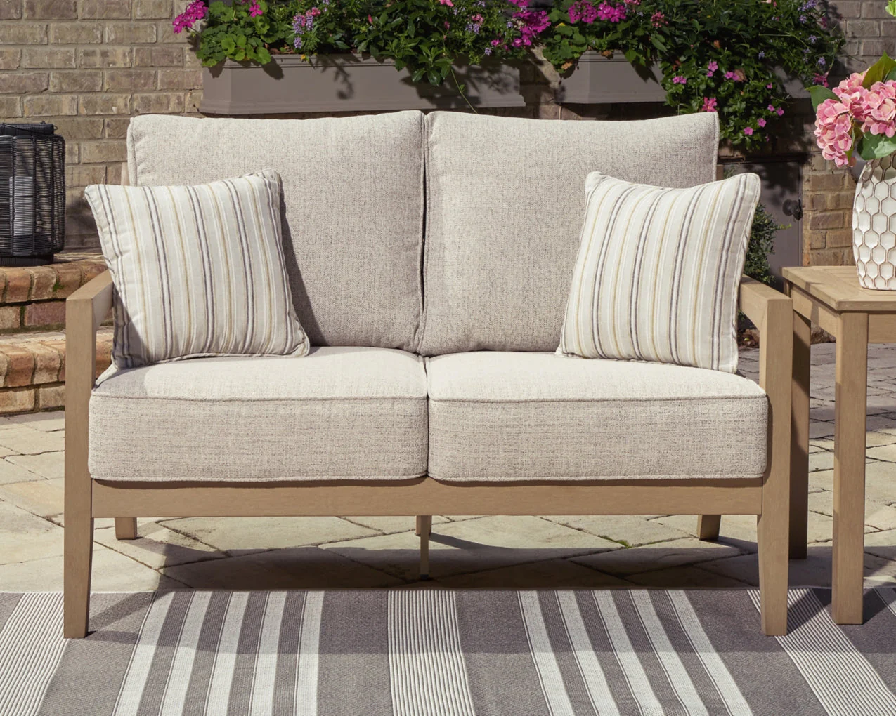 Hallow Creek Outdoor Seating - Image 3