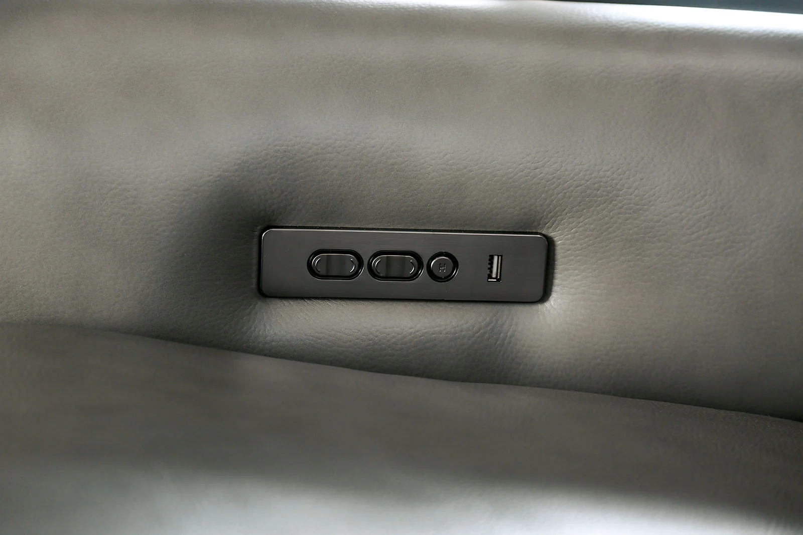 Hestia Gray Top Grain Leather Match Power Sectional - Image 3