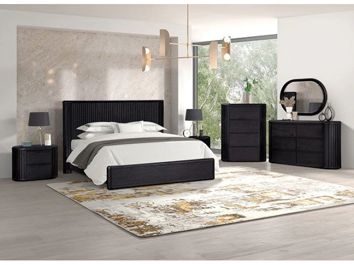 Hildesheim Black Queen 5 Piece Bedroom Set w/2 Nightstands