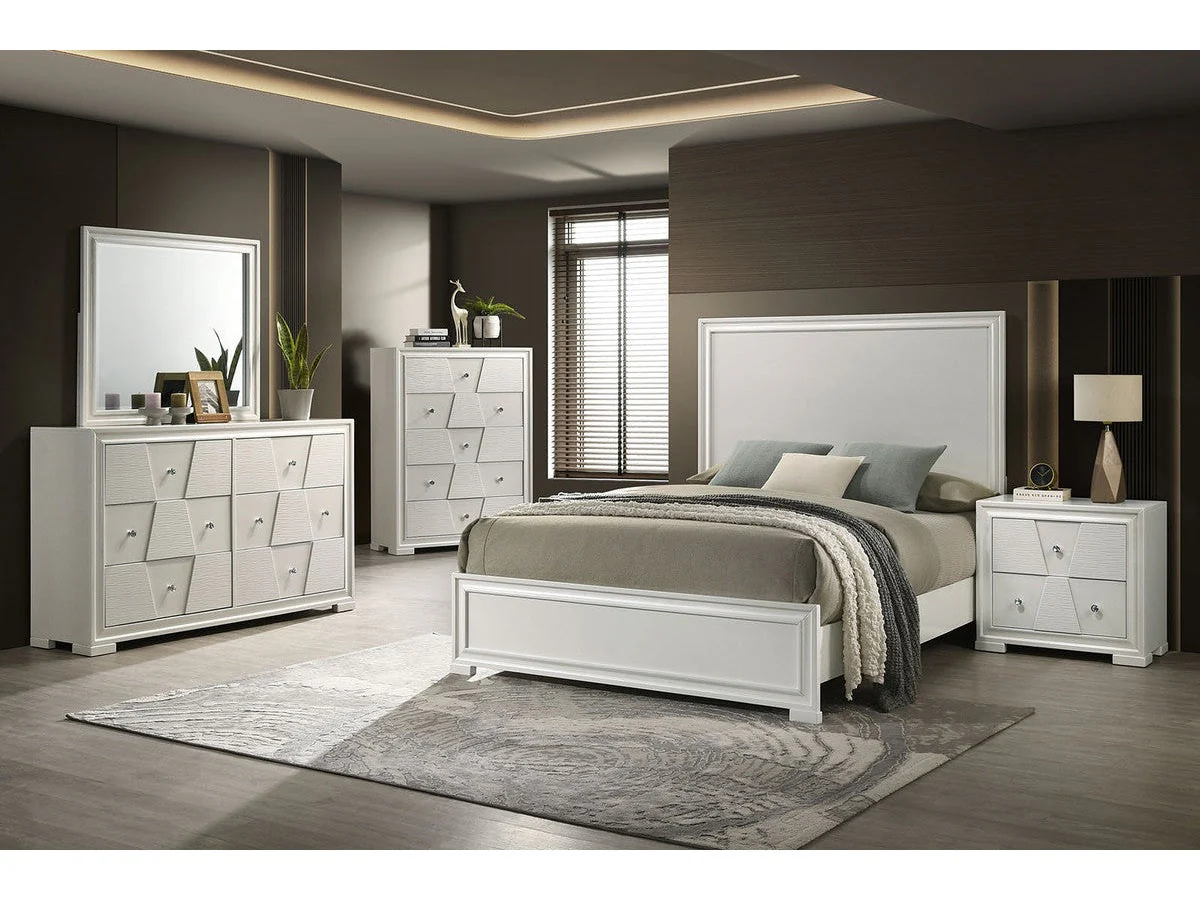 Holsted White 5 Pc. Queen Bedroom Set w/ Chest