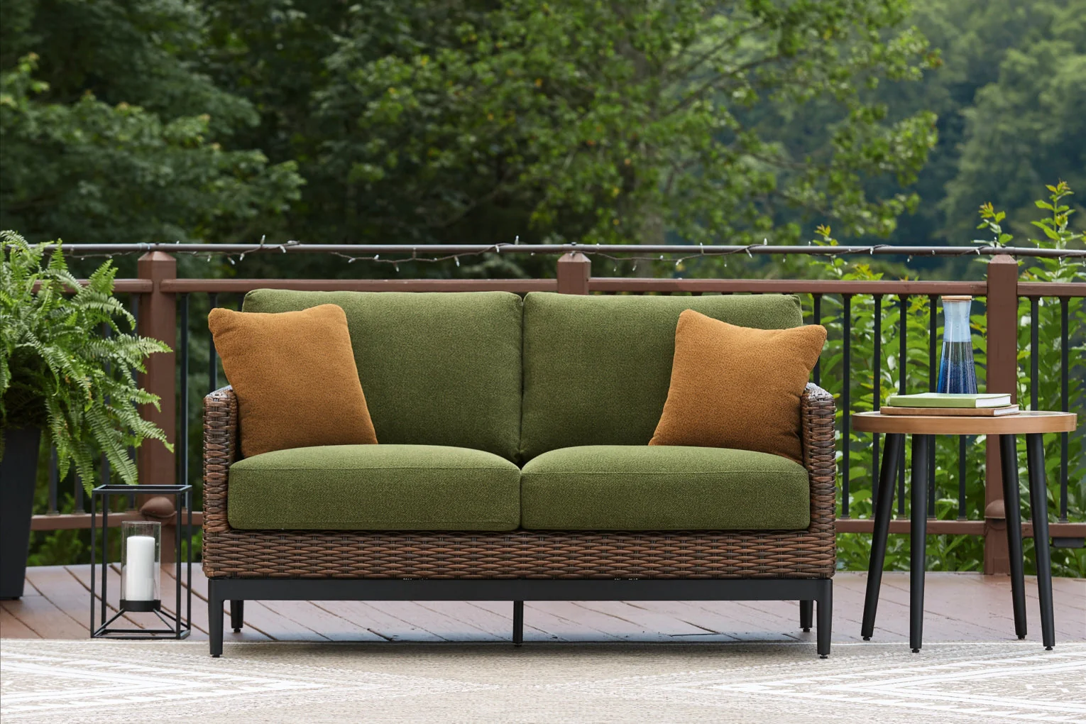 Horizon Hall Outdoor Seating - Image 5