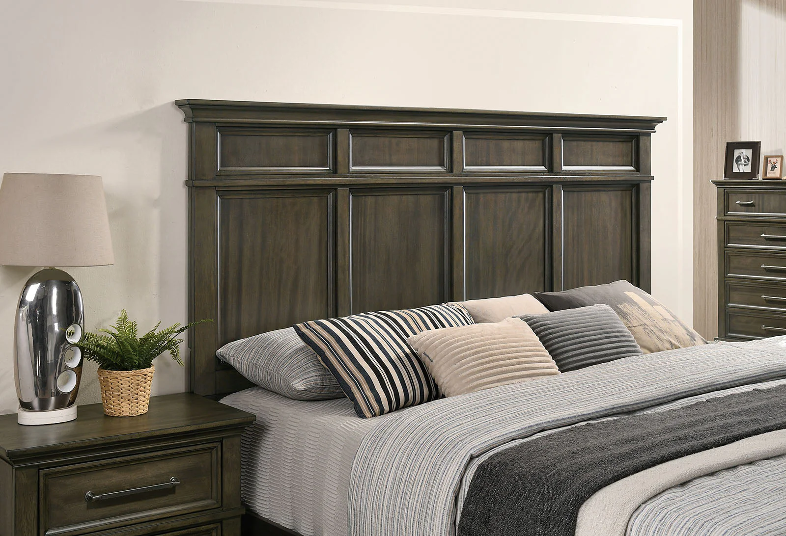 Houston Gray 4 Pc. Queen Bedroom Set - Image 3