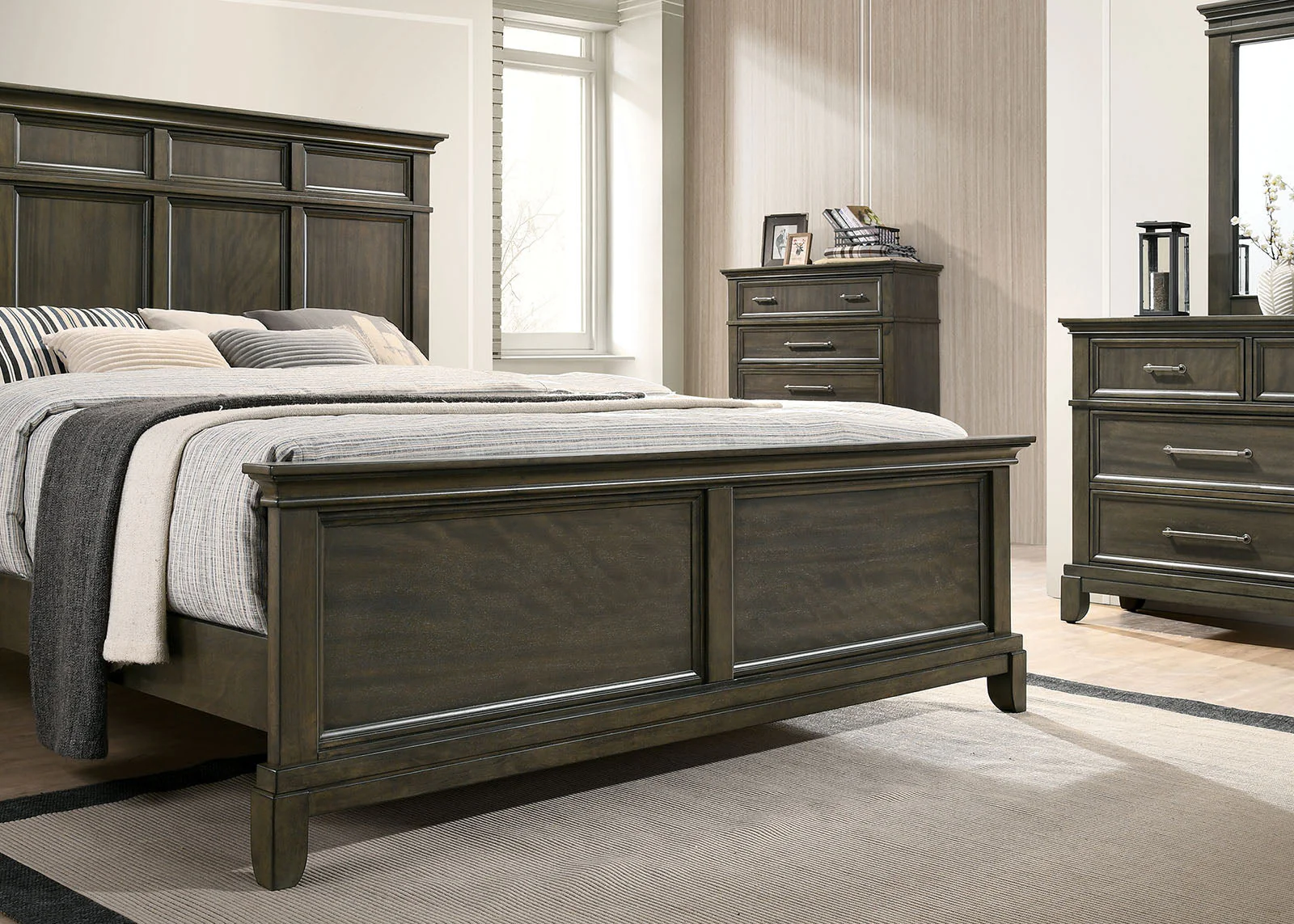 Houston Gray 5 Pc. Queen Bedroom Set w/ 2NS - Image 2