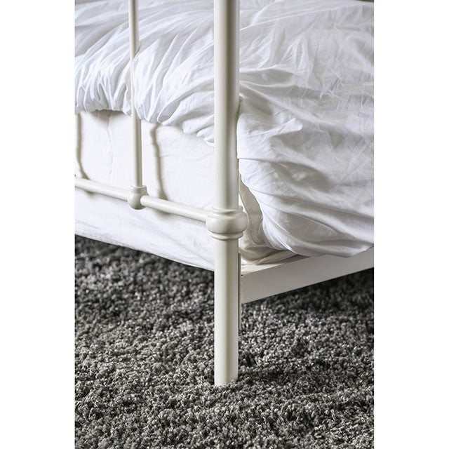 Iria Vintage White California King Bed - Image 5
