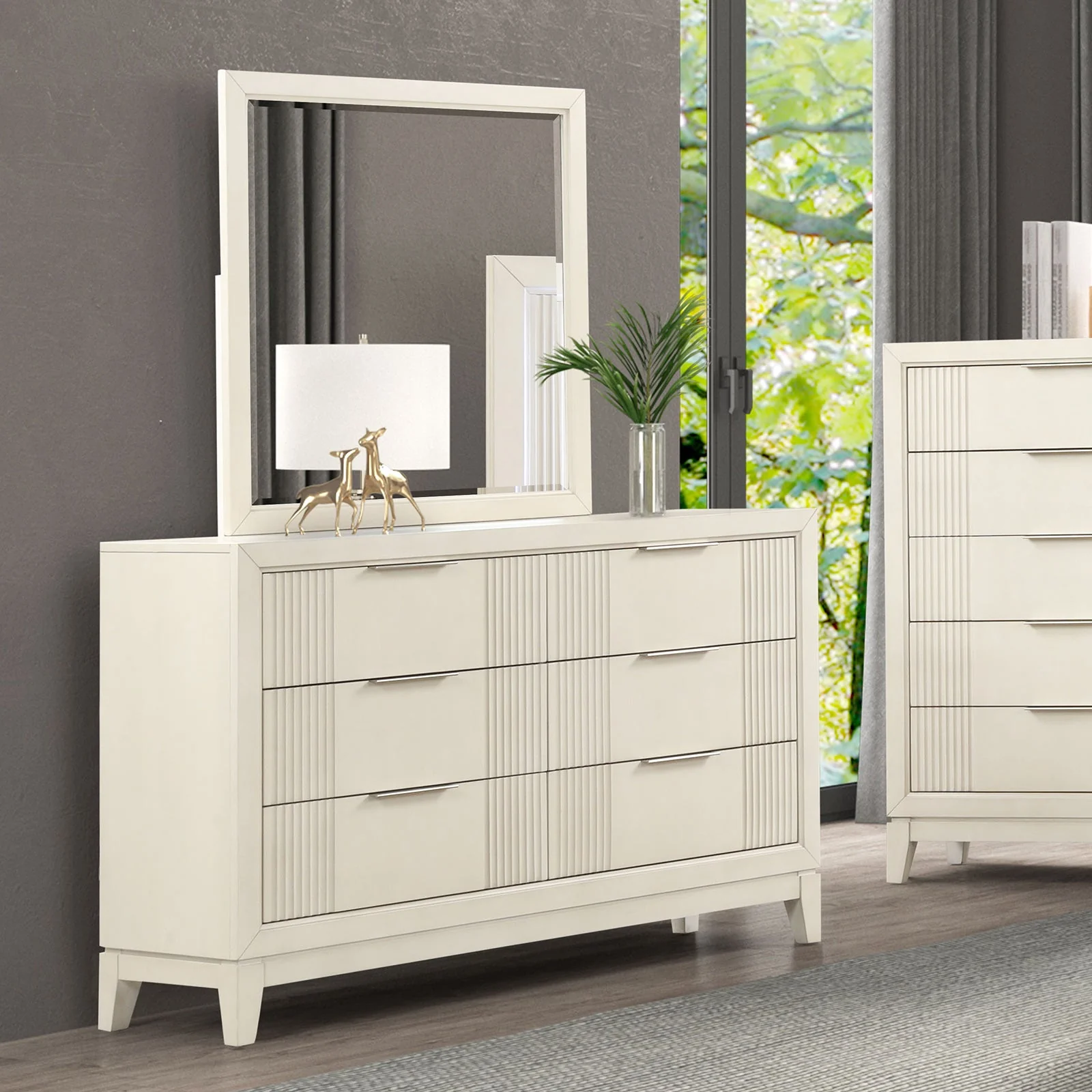 Isadore White Queen 5 Piece Bedroom Set w/Chest - Image 6