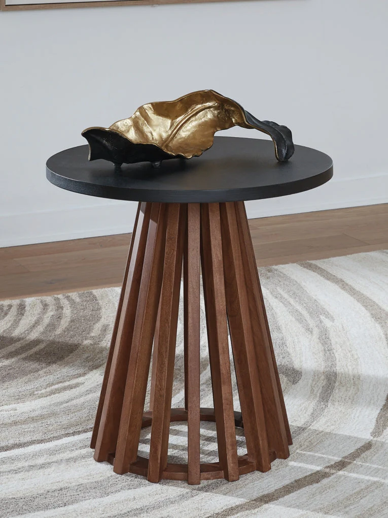 Kallari End Table - Image 4