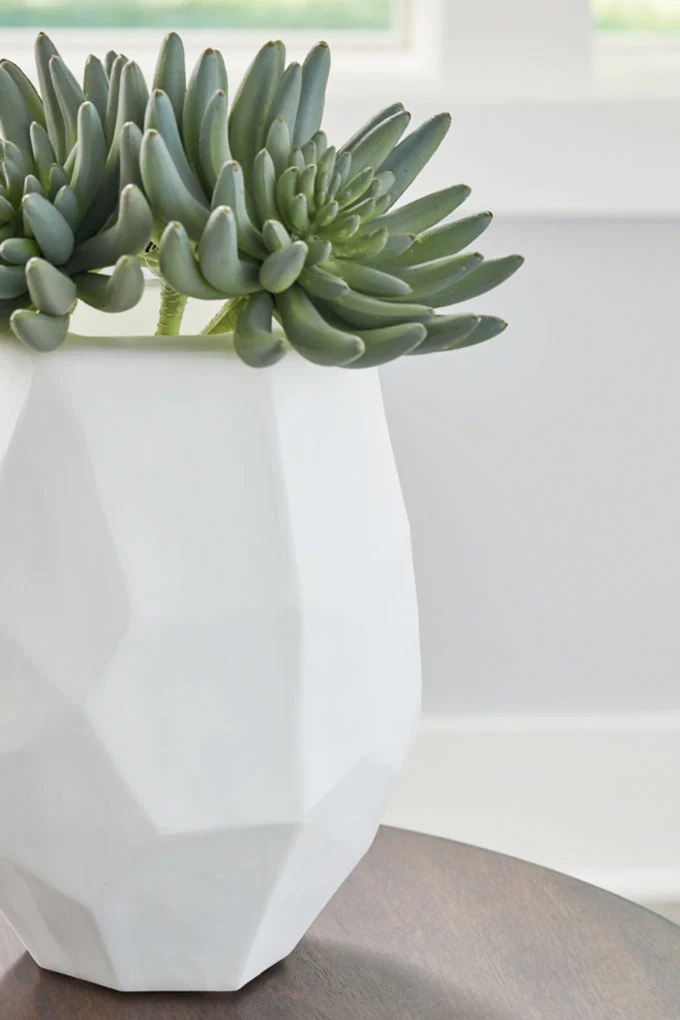 Karenton Vase - Image 8