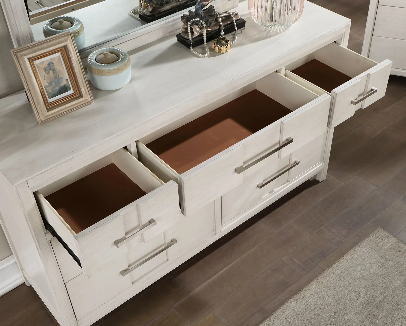 Karla White 4 Pc. Queen Bedroom Set - Image 4