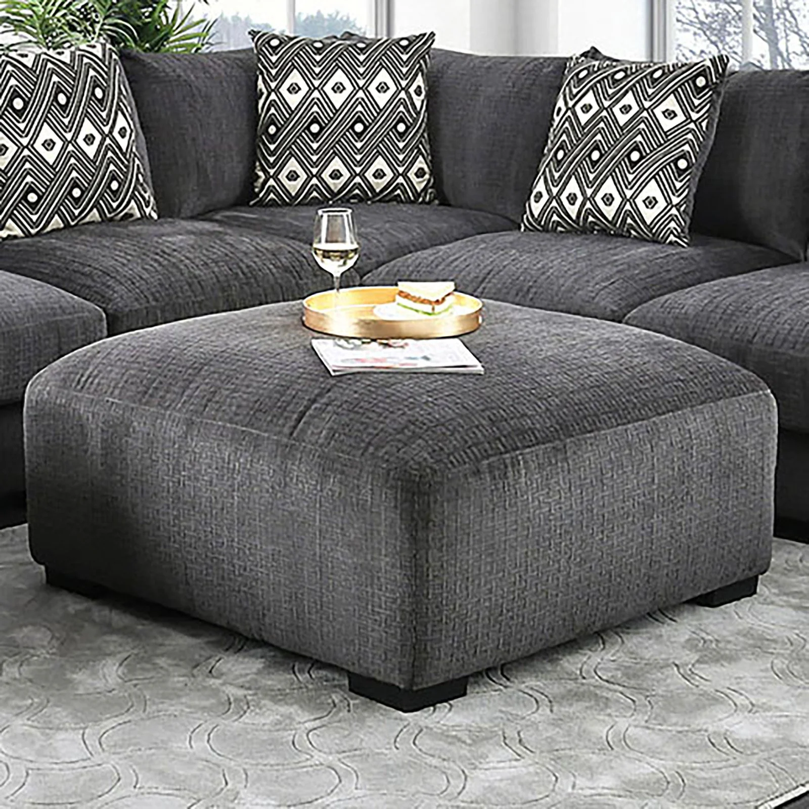 Kaylee Gray U-Shaped Sectional w/ Ottoman Right Chaise - Image 5