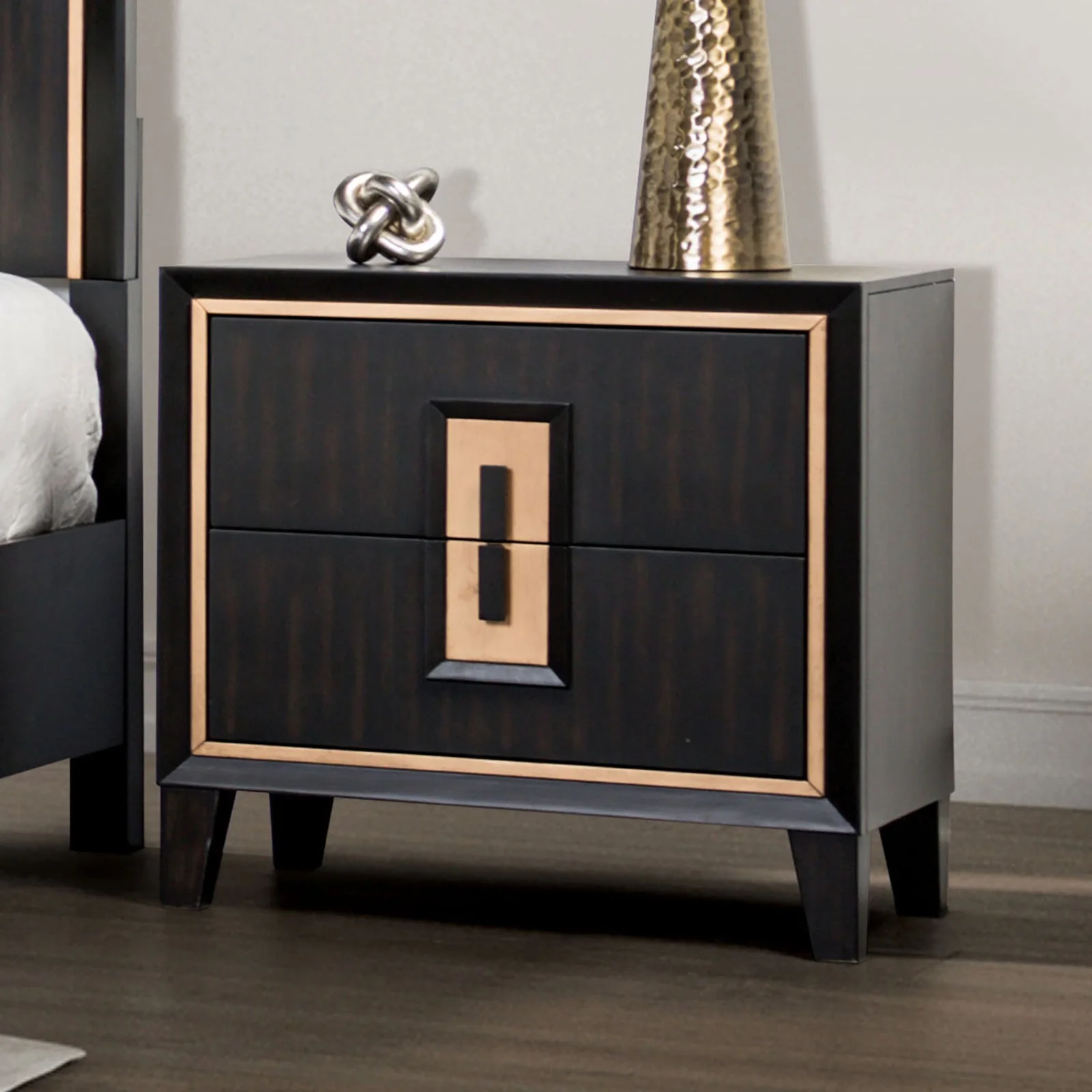 Kenyada Espresso Queen 5 Piece Bedroom Set w/Chest - Image 4