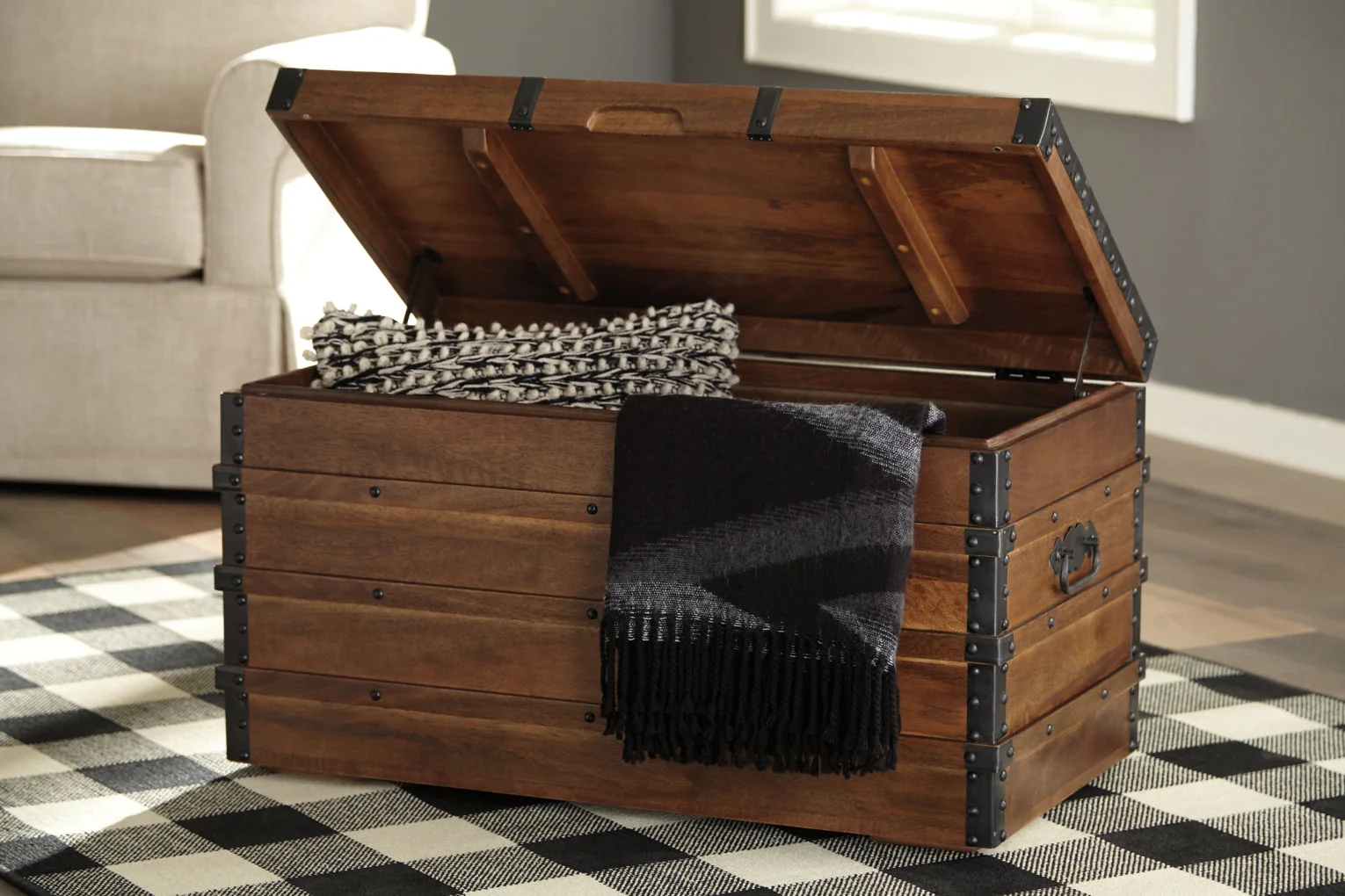Kettleby Storage Trunk - Image 9