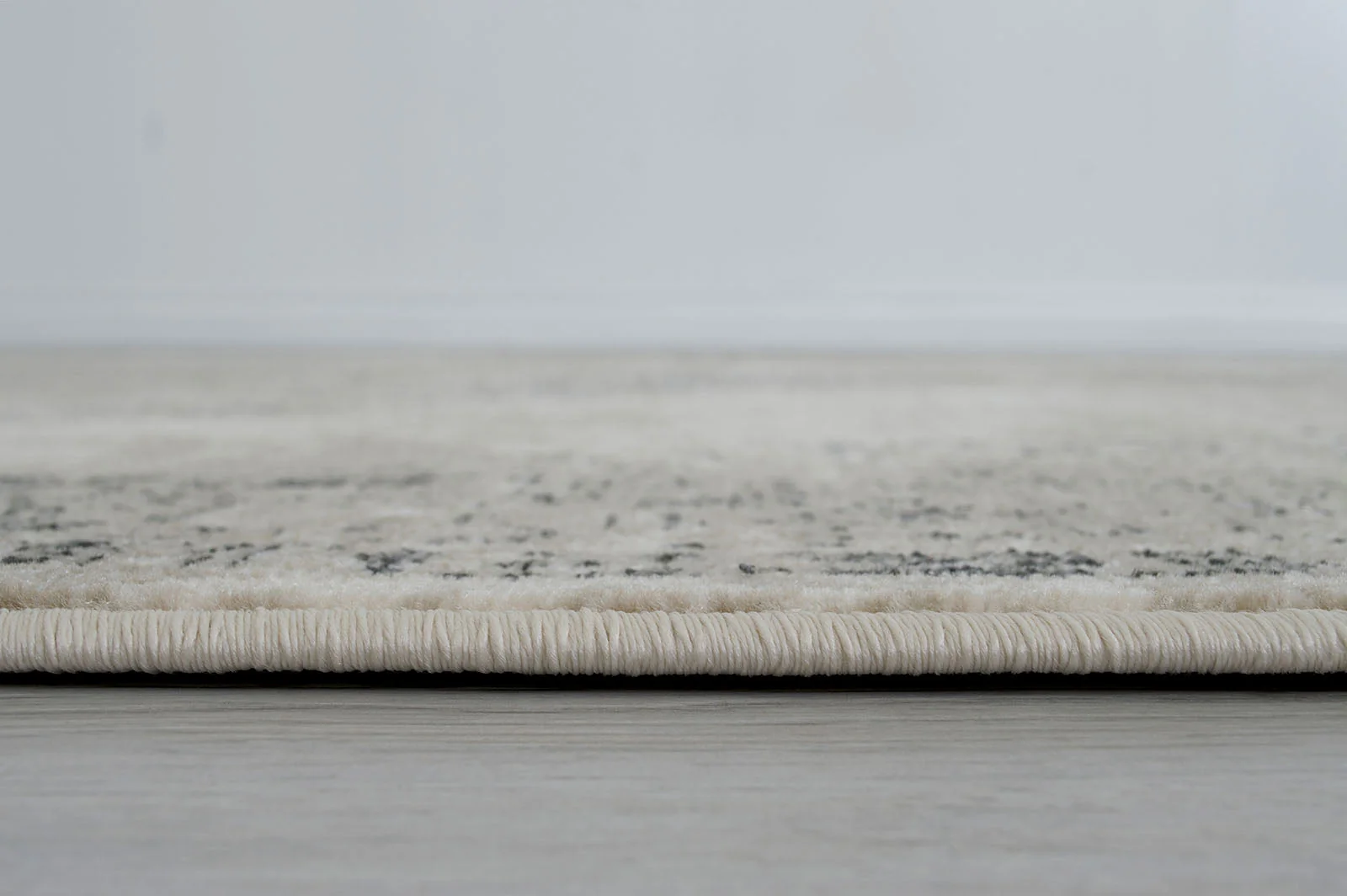 Kozlu Beige 5' X 7' Area Rug - Image 3