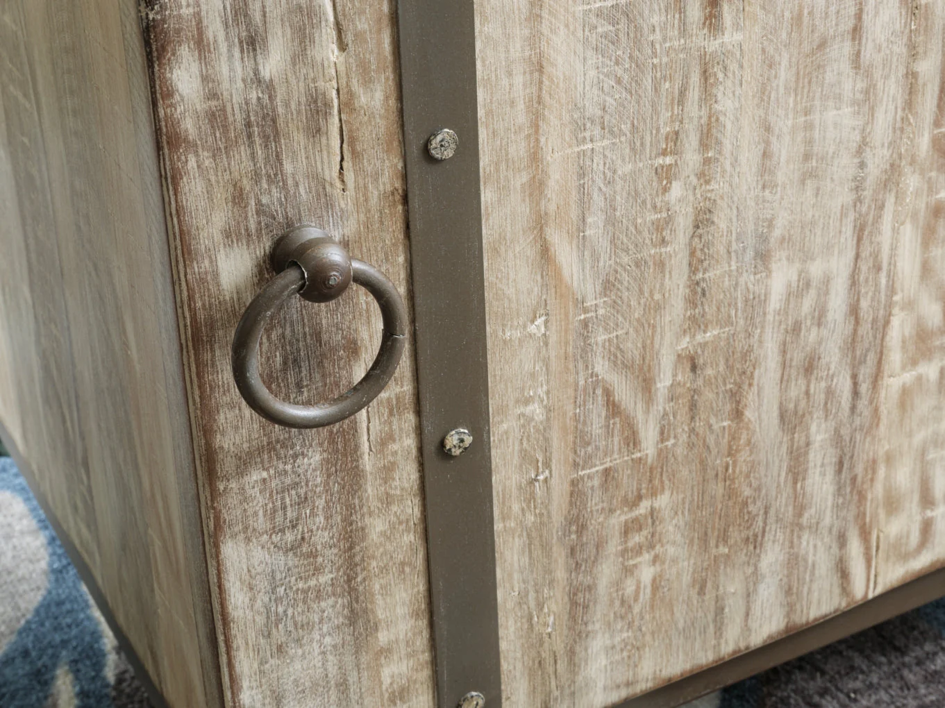 Laddford Accent Cabinet - Image 8
